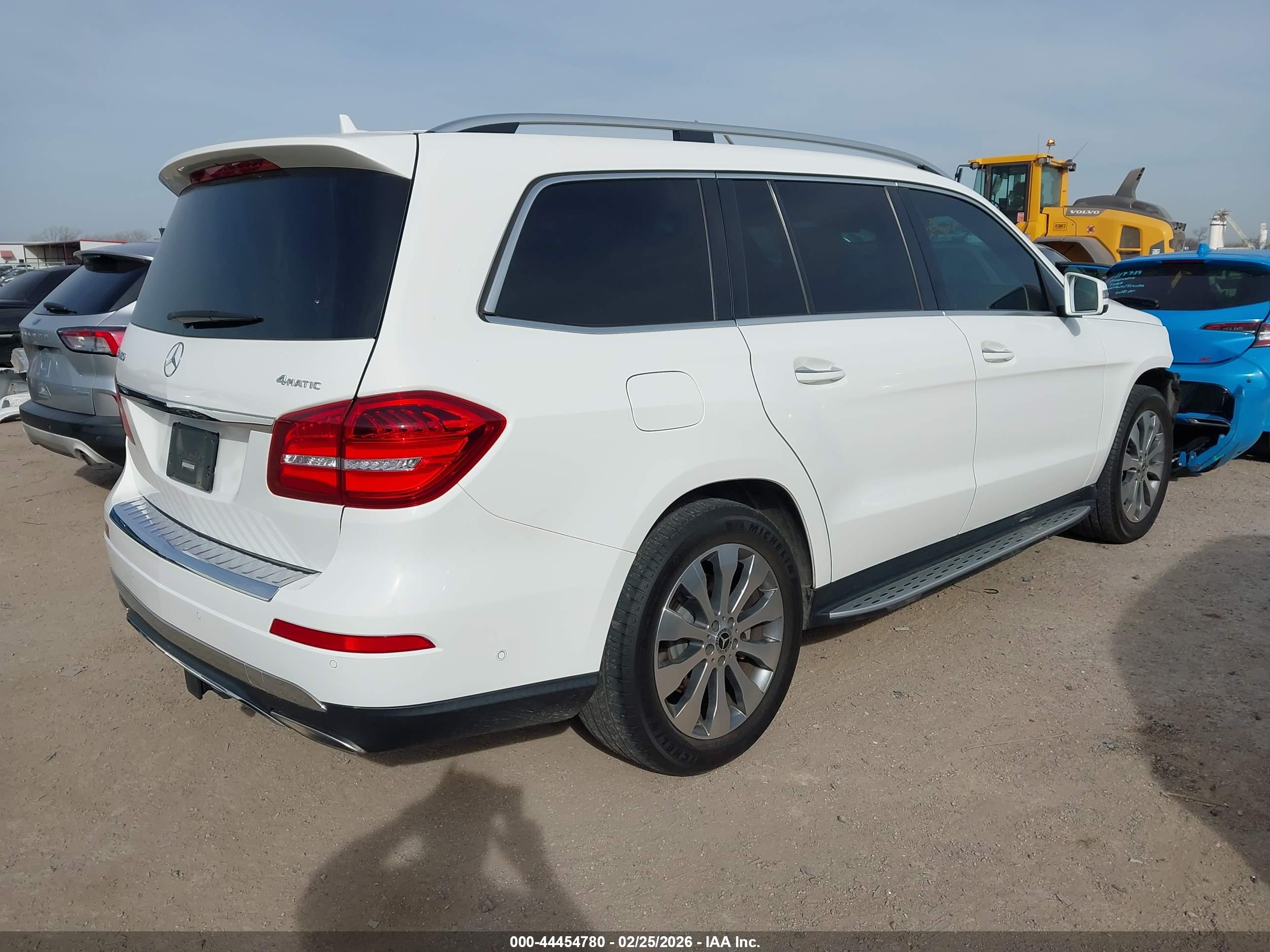 MERCEDES-BENZ GLS image 4