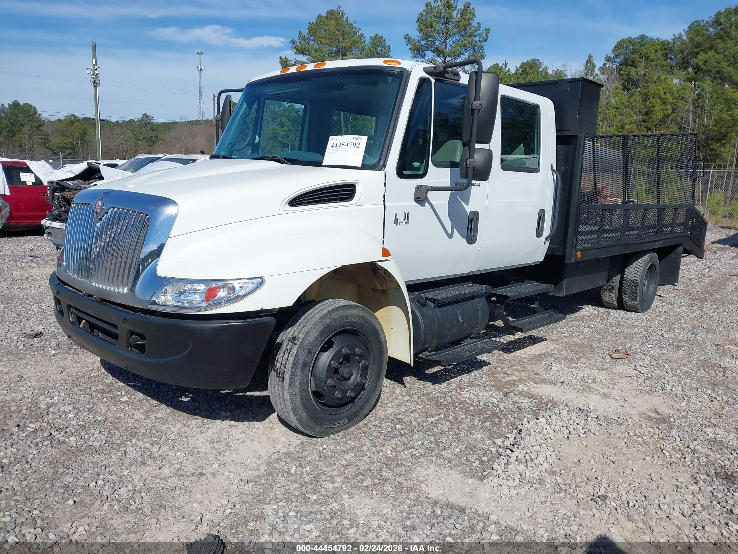 INTERNATIONAL 4000 image 2