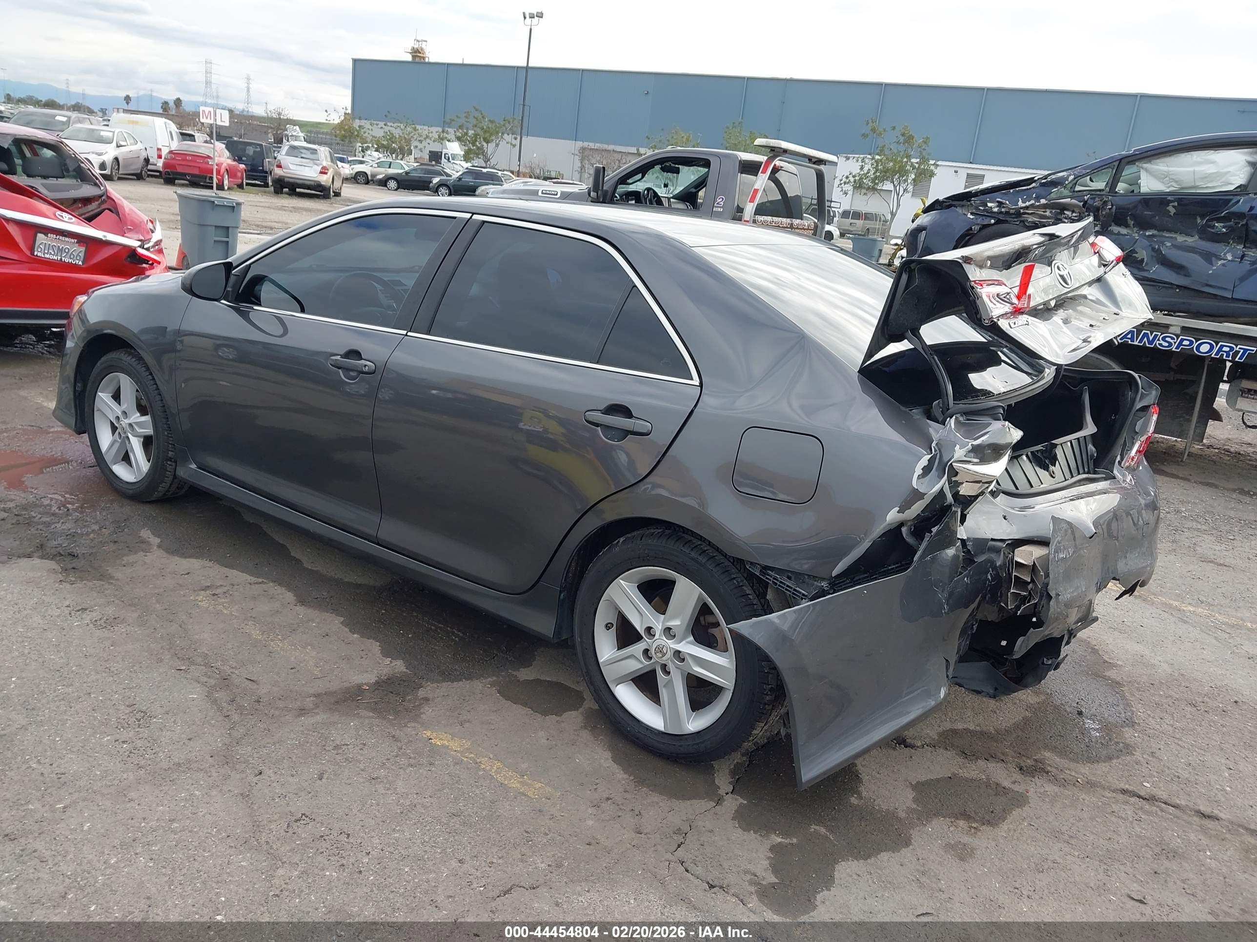 TOYOTA CAMRY image 3