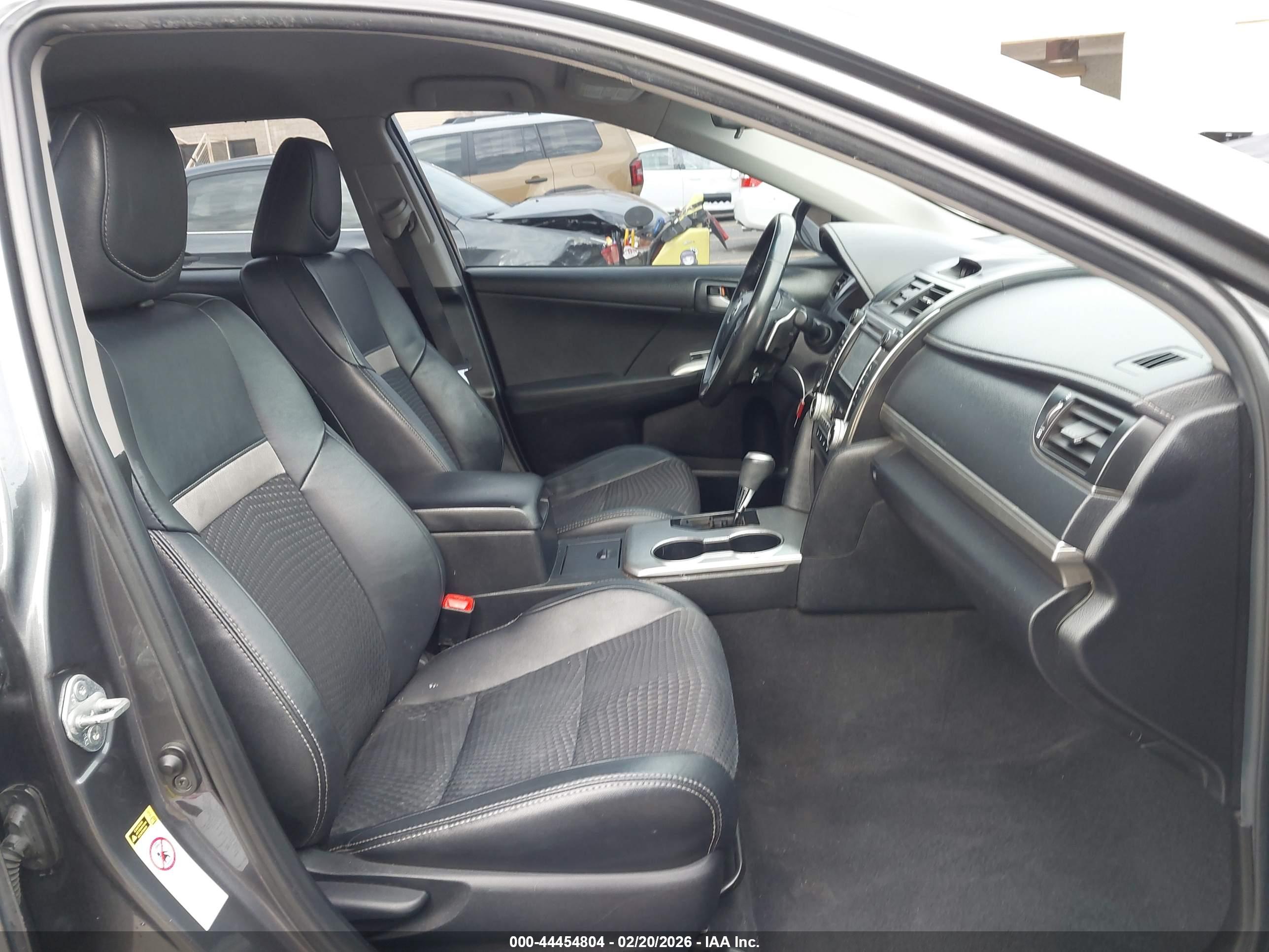 TOYOTA CAMRY image 5