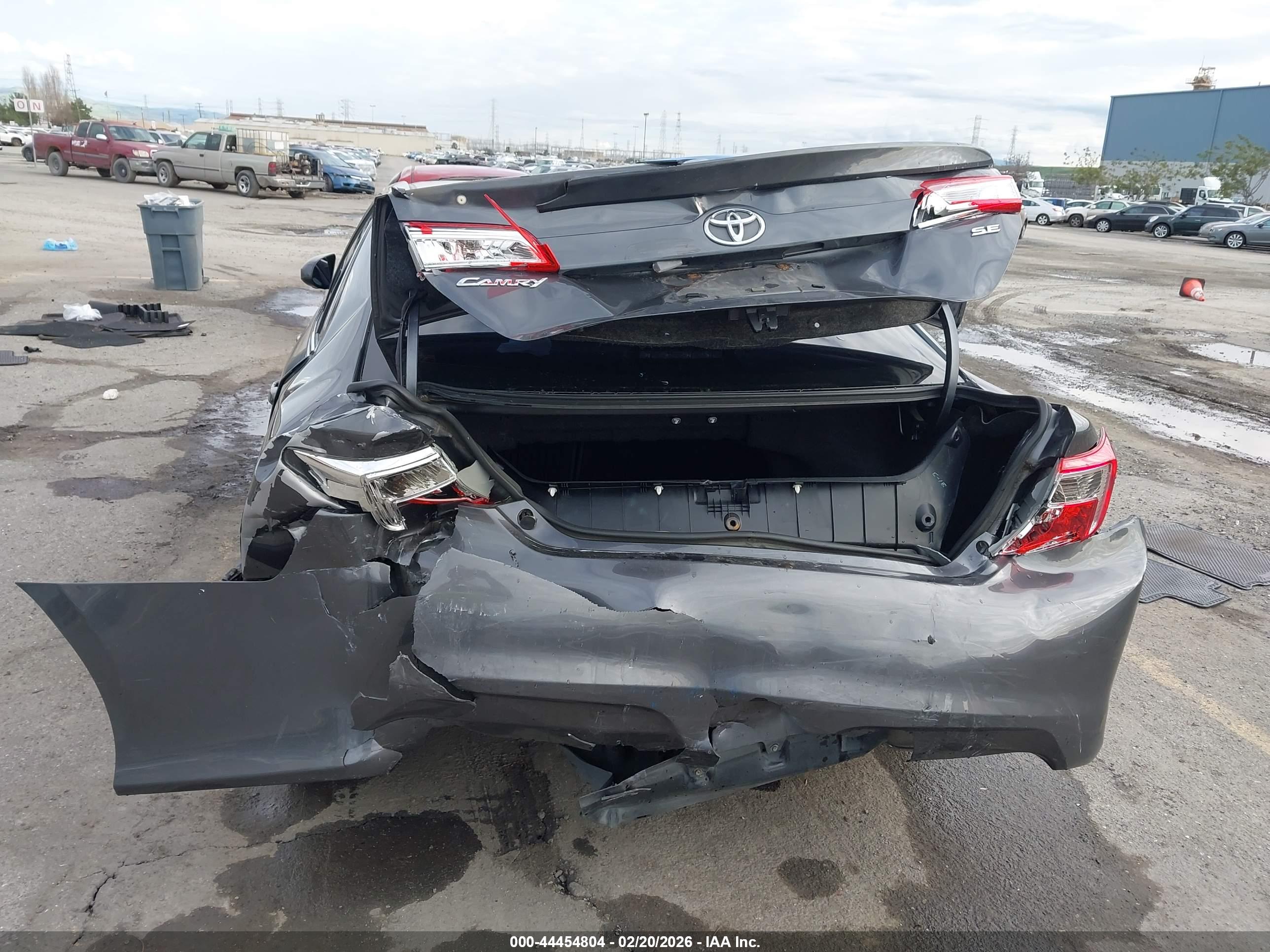 TOYOTA CAMRY image 6