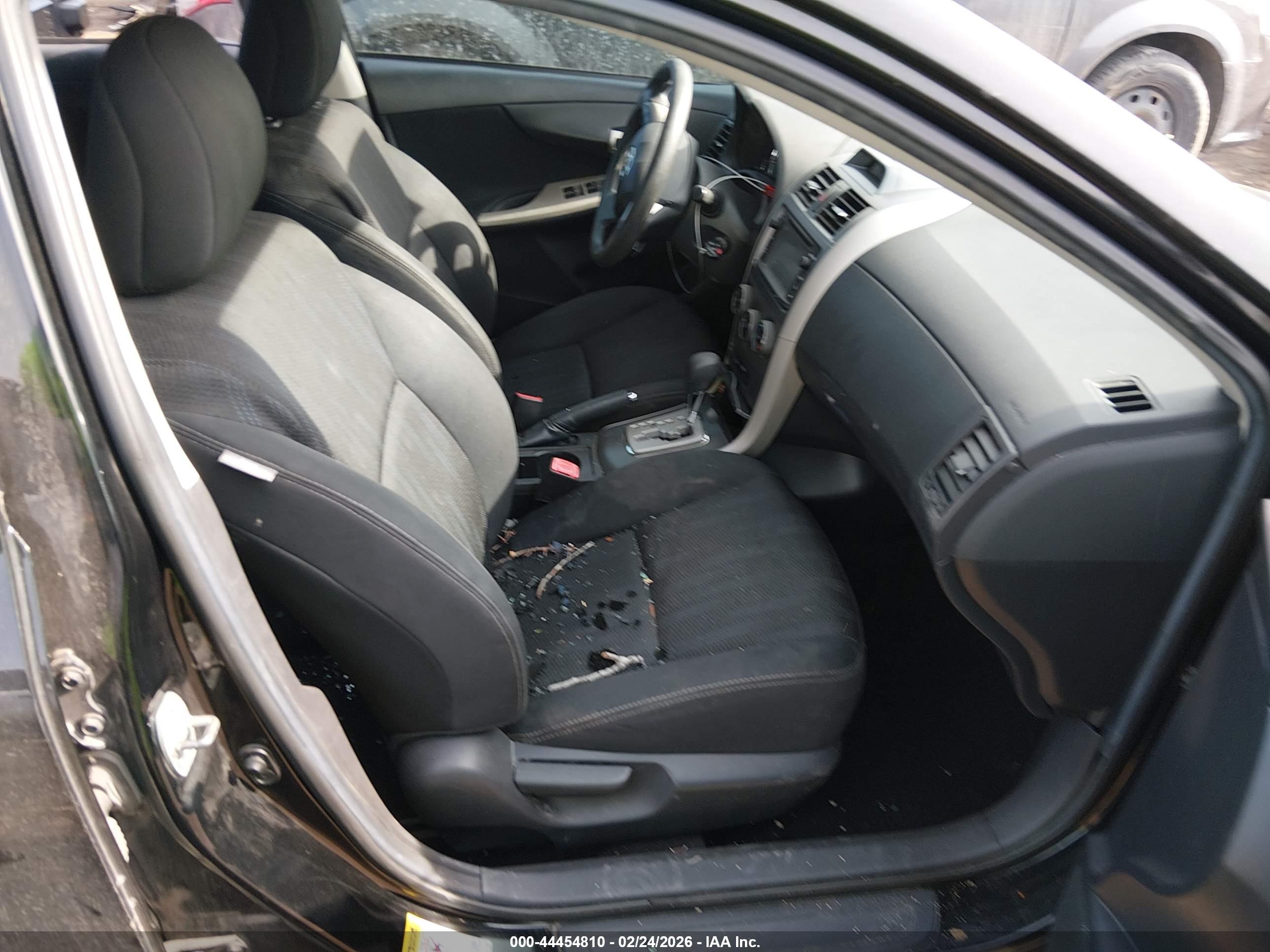 TOYOTA COROLLA image 5