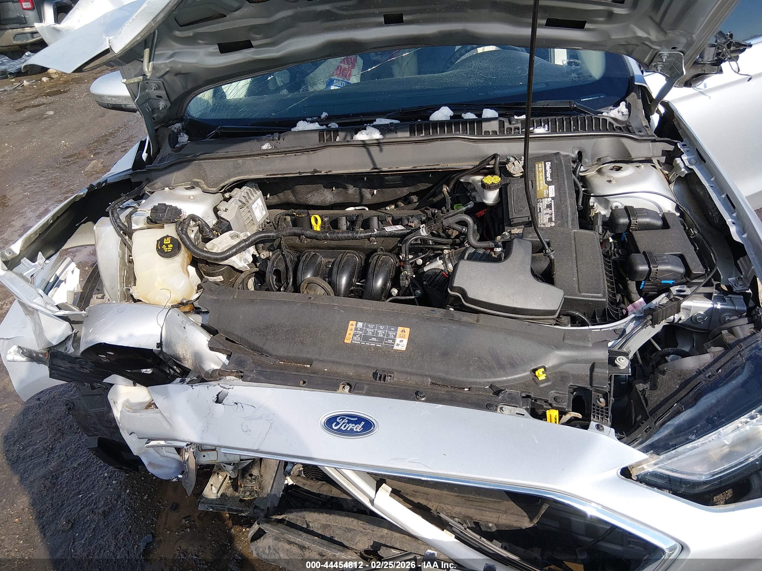 FORD FUSION image 10