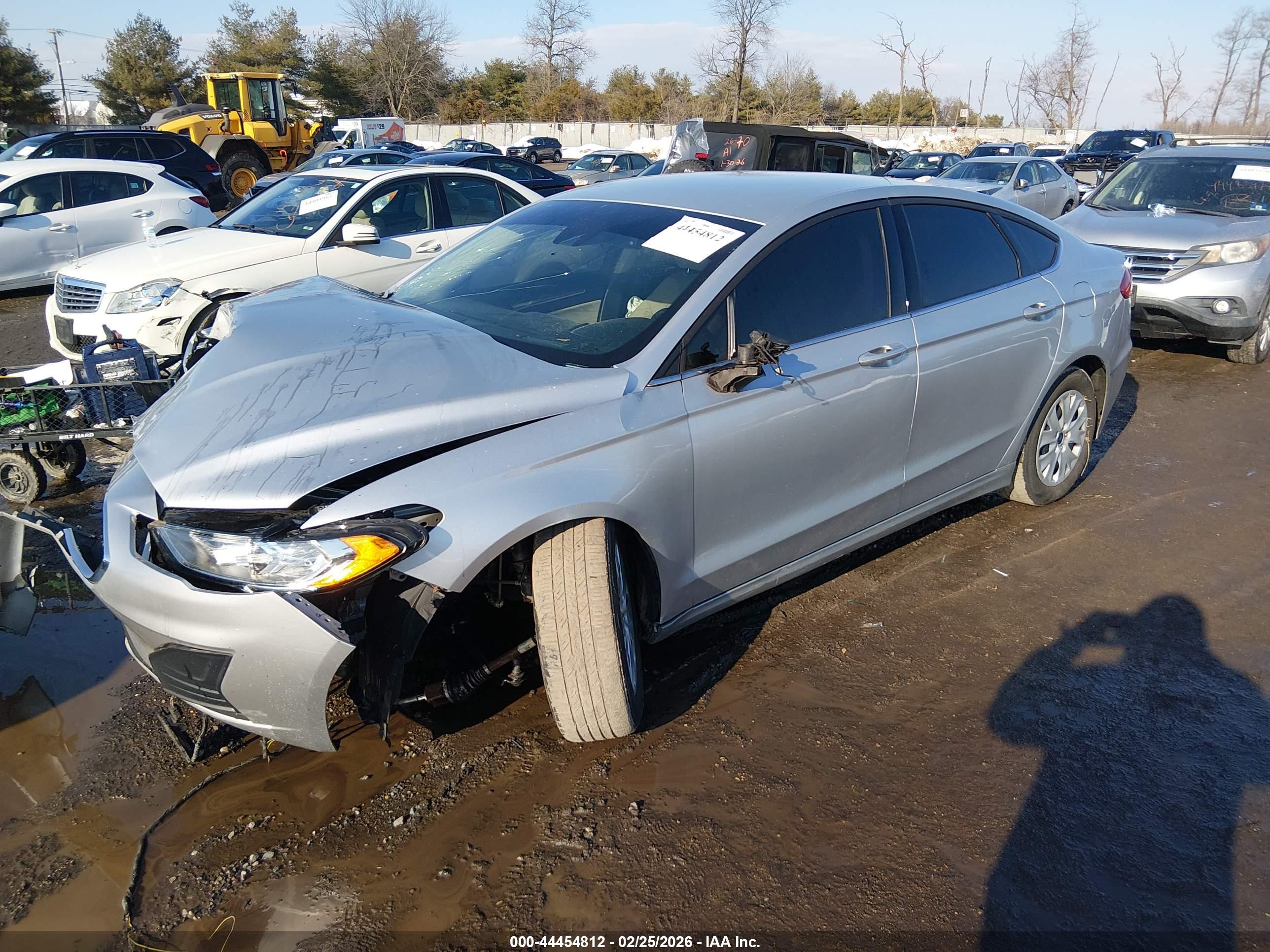 FORD FUSION image 2