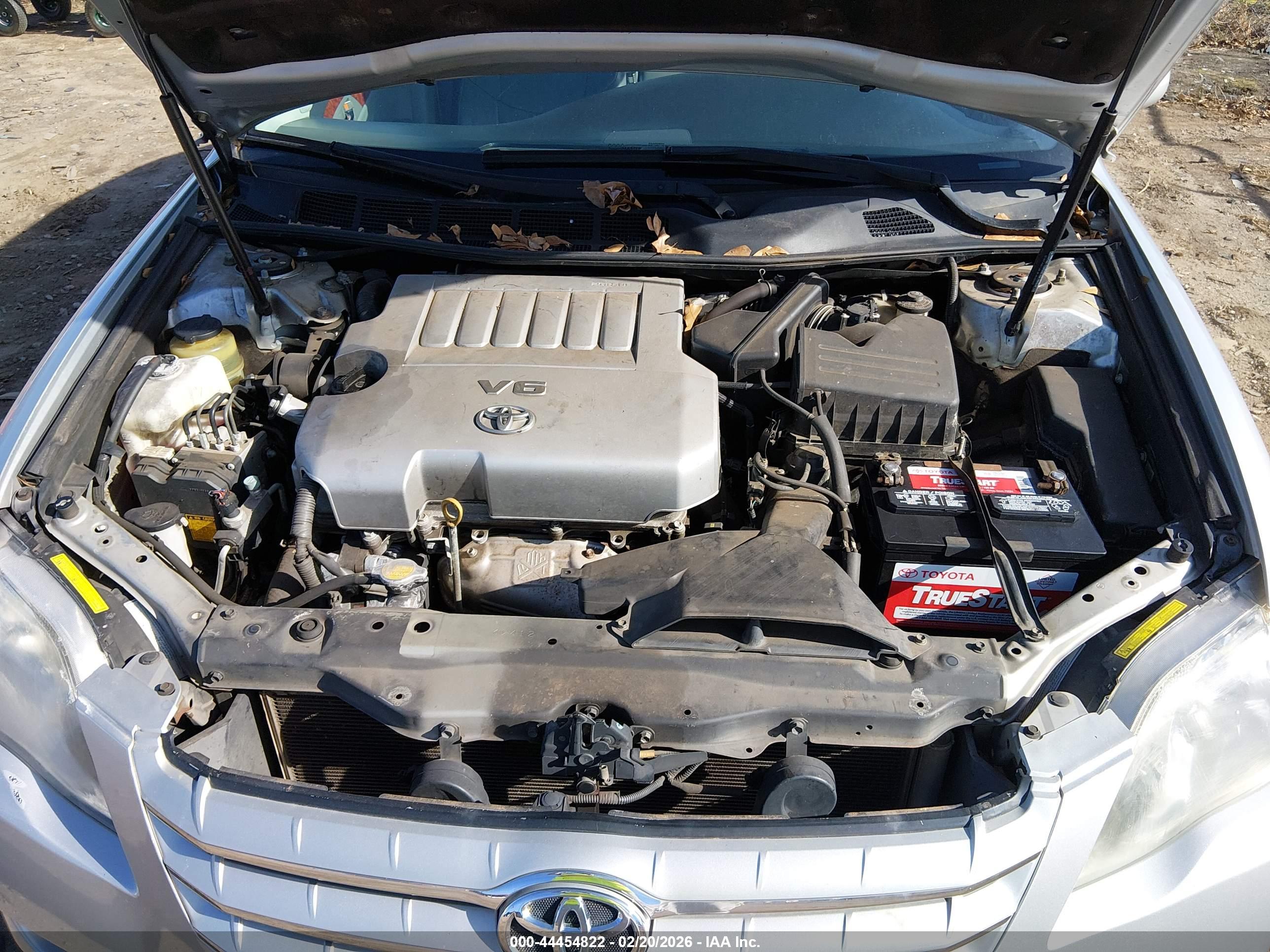 TOYOTA AVALON image 10