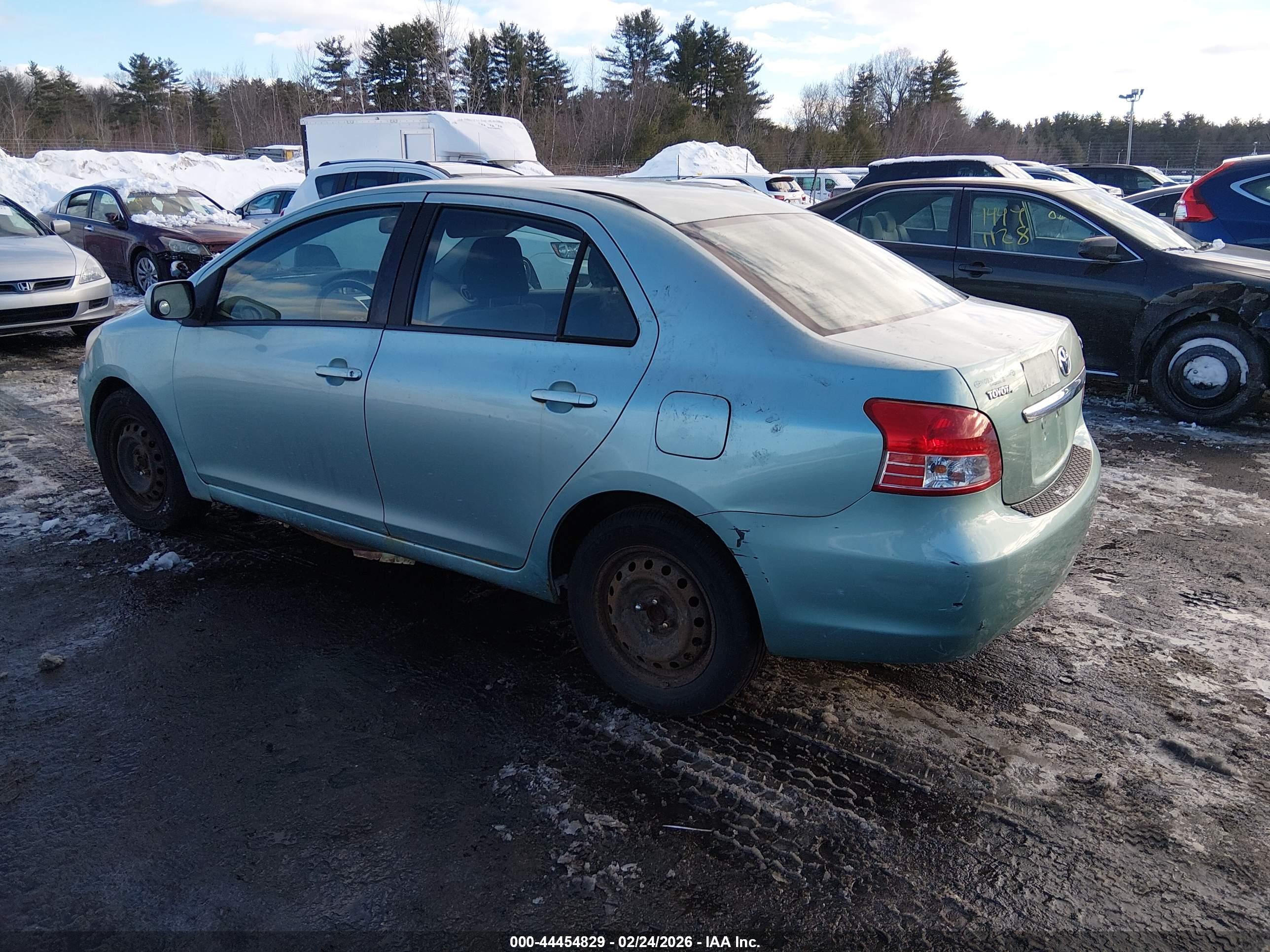 TOYOTA YARIS image 3