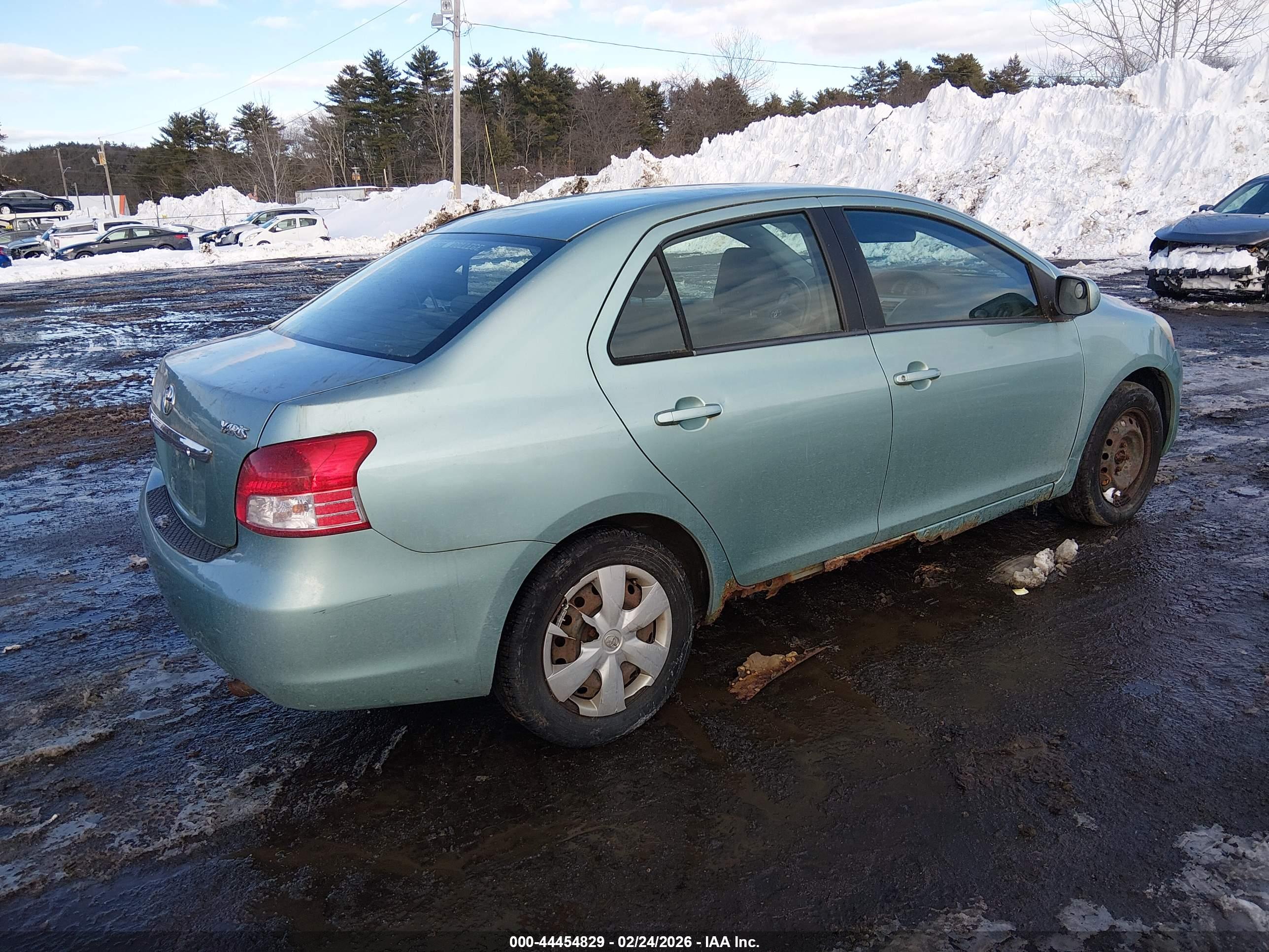 TOYOTA YARIS image 4