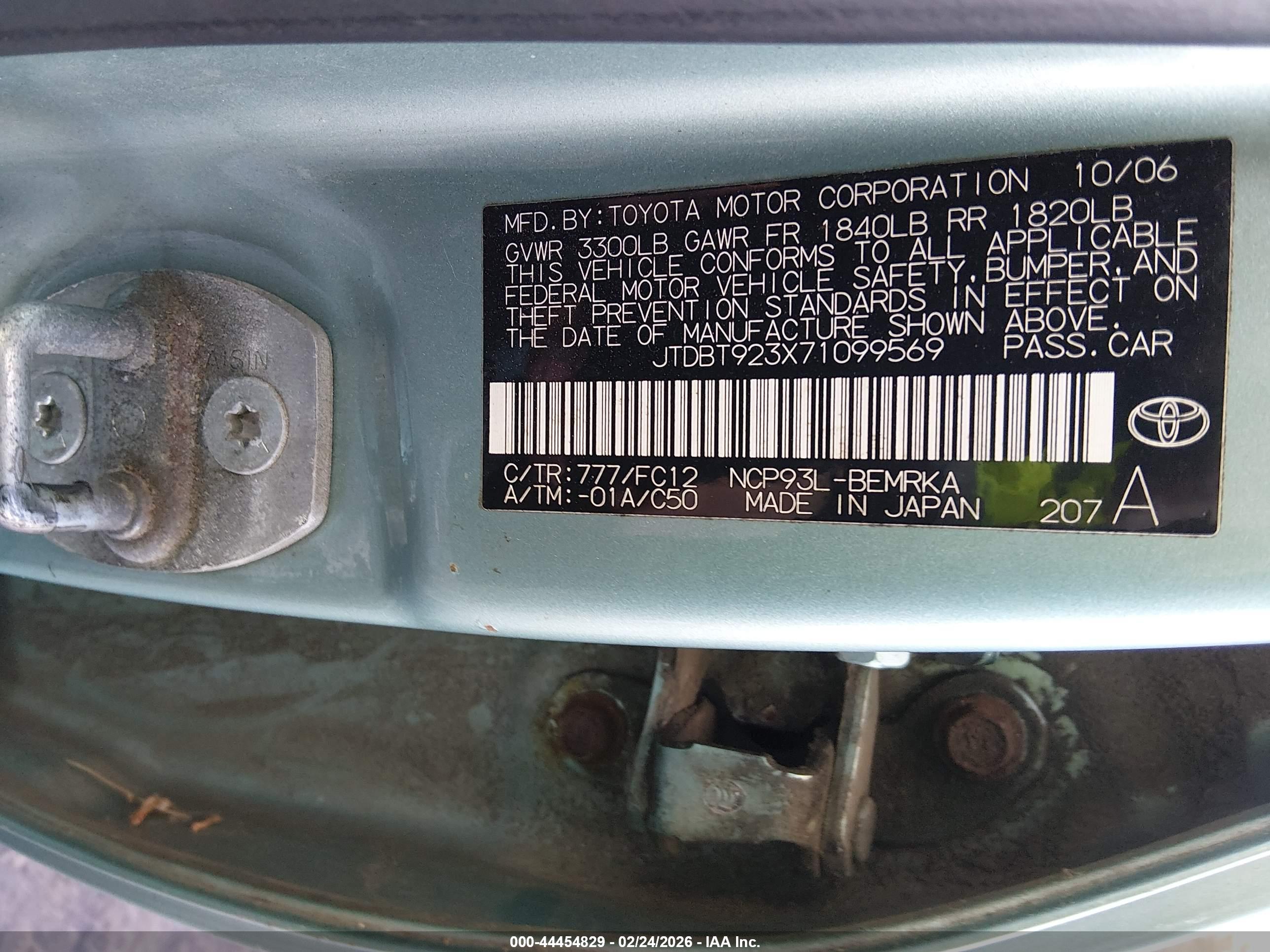 TOYOTA YARIS image 9
