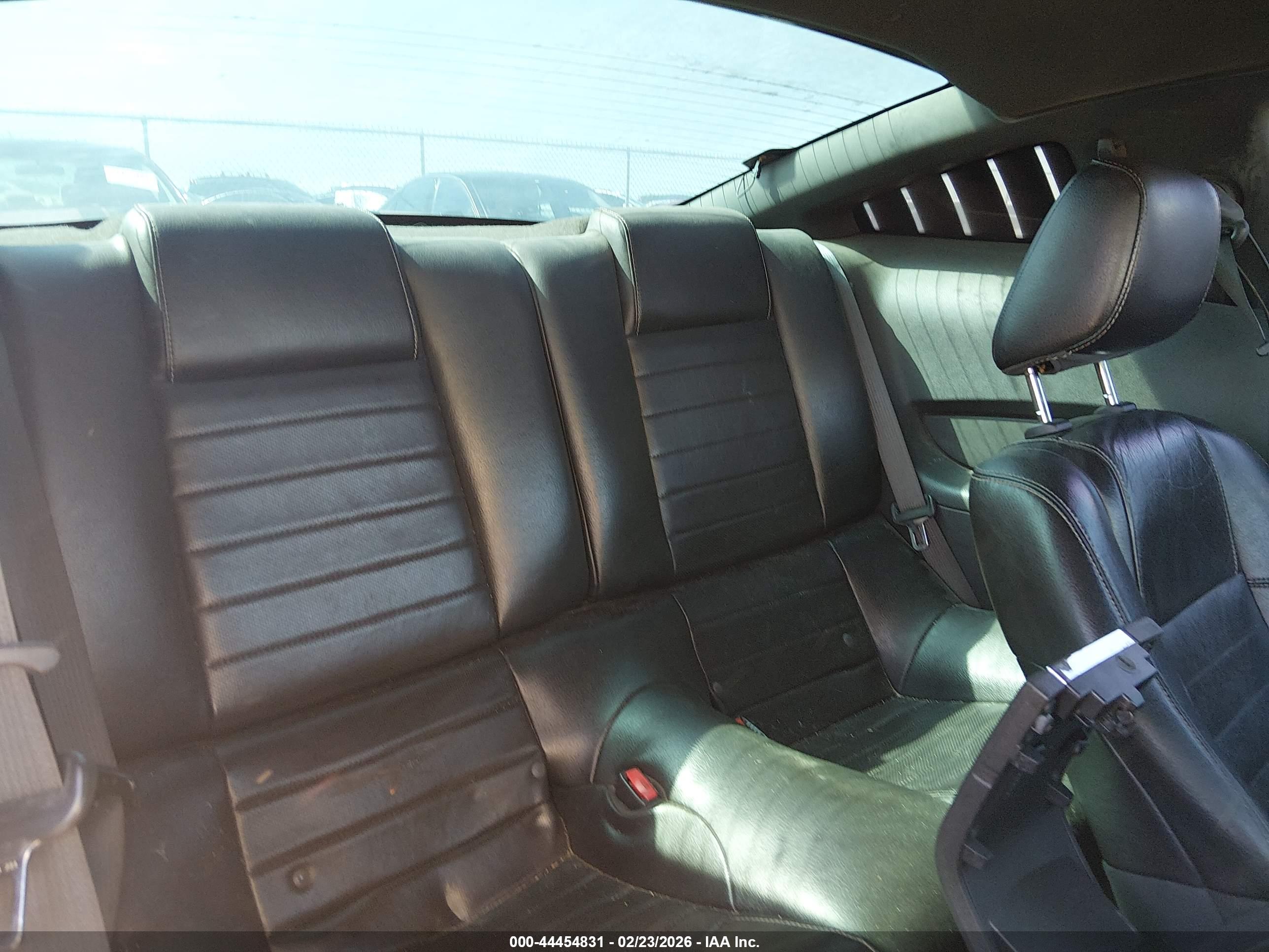 FORD MUSTANG image 8