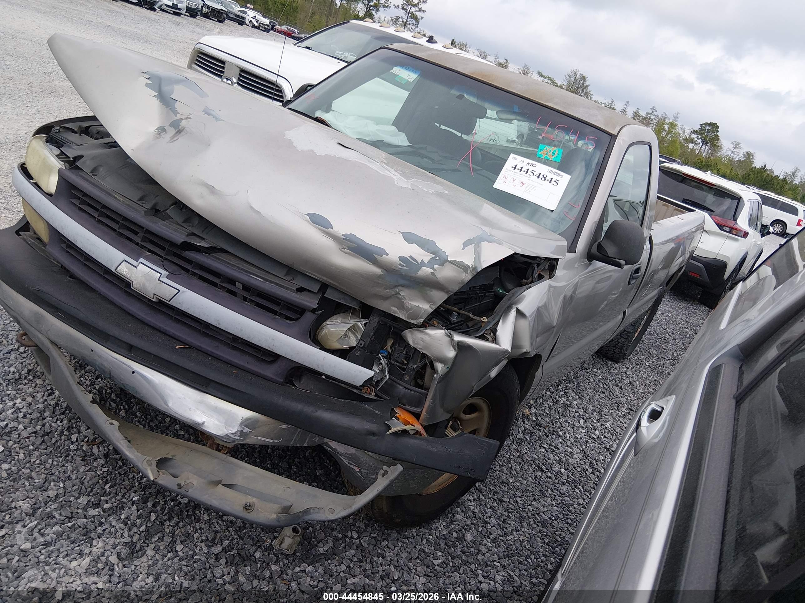 CHEVROLET SILVERADO image 2