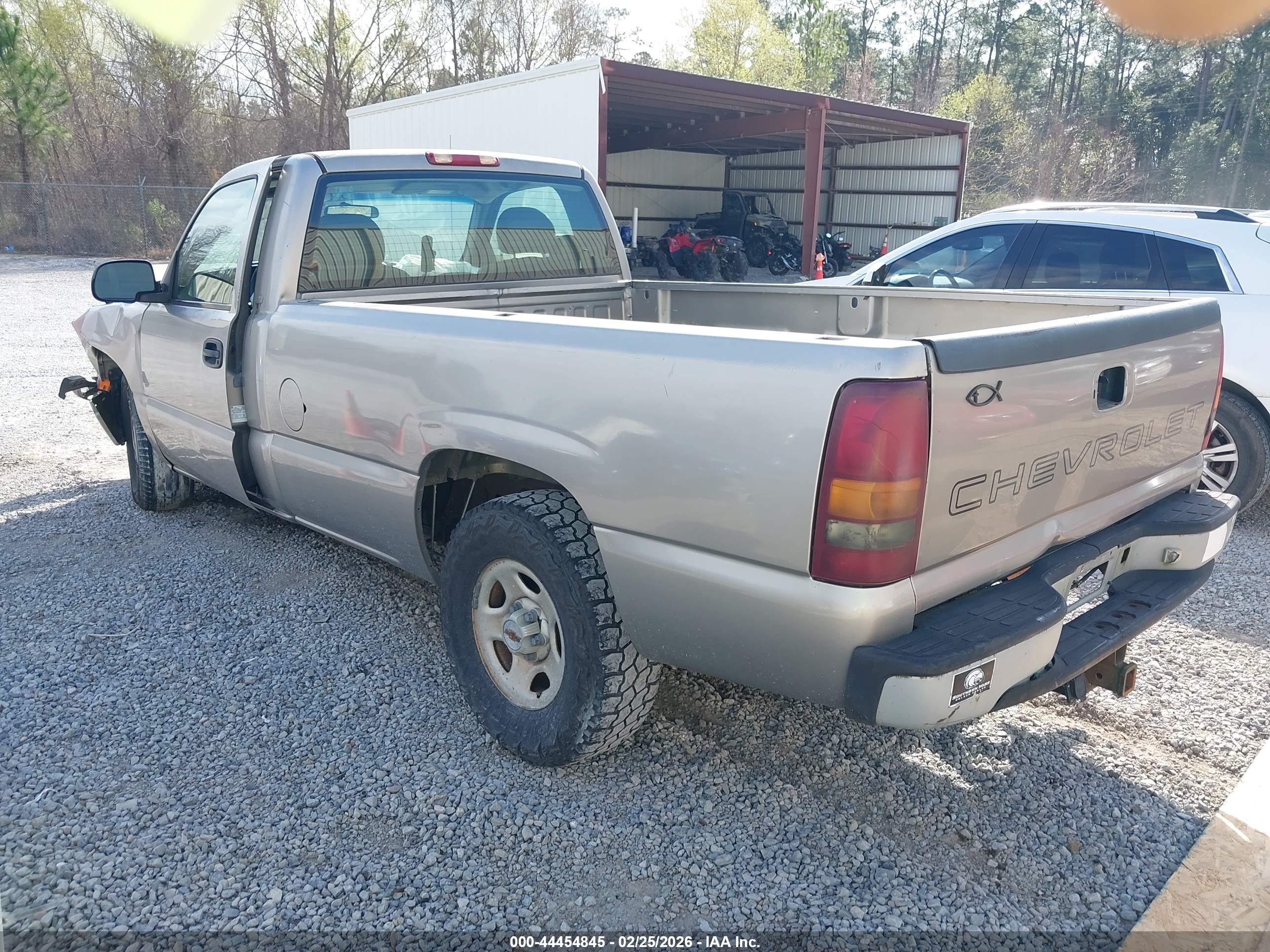 CHEVROLET SILVERADO image 3