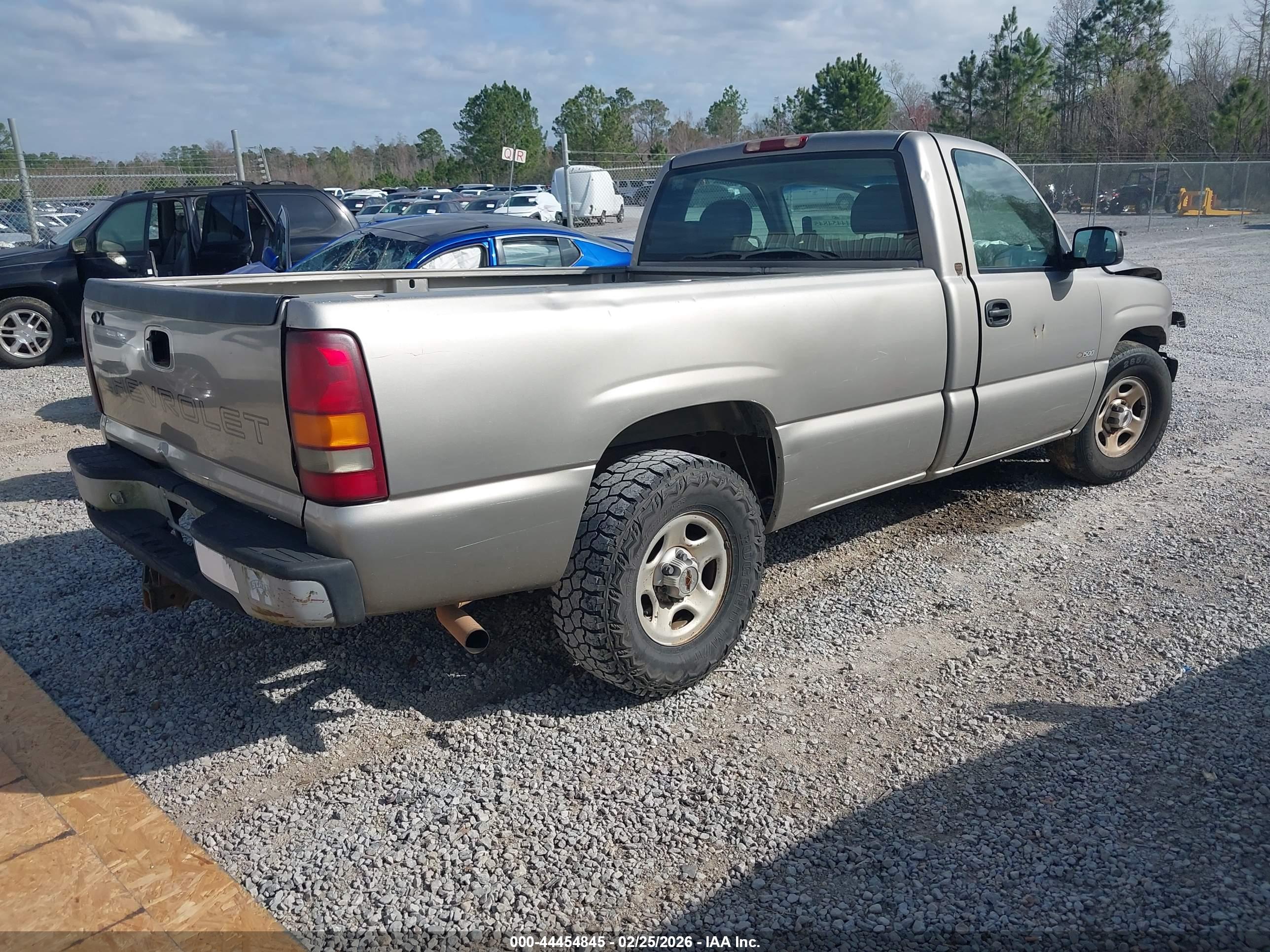 CHEVROLET SILVERADO image 4