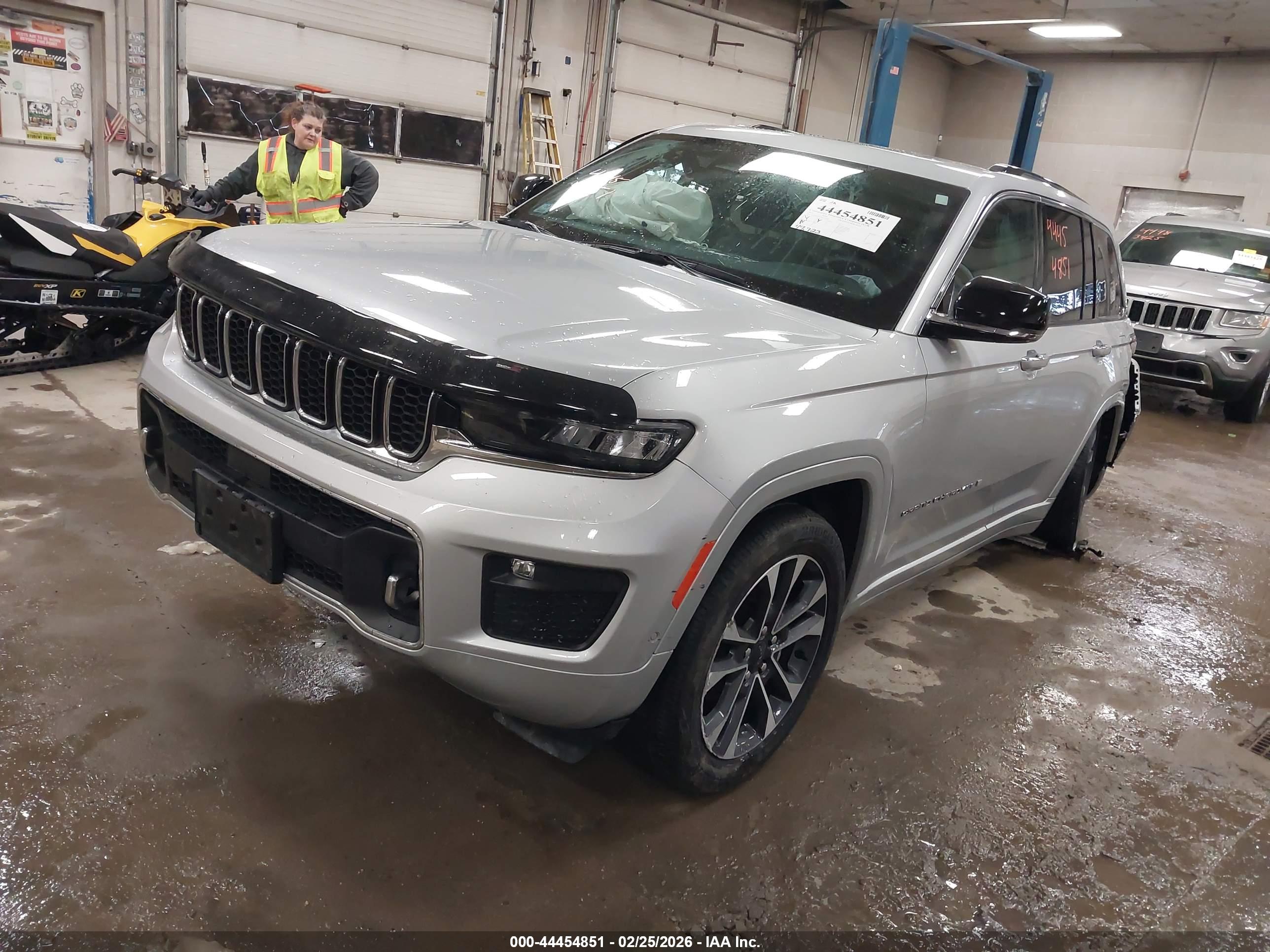 JEEP GRAND image 2