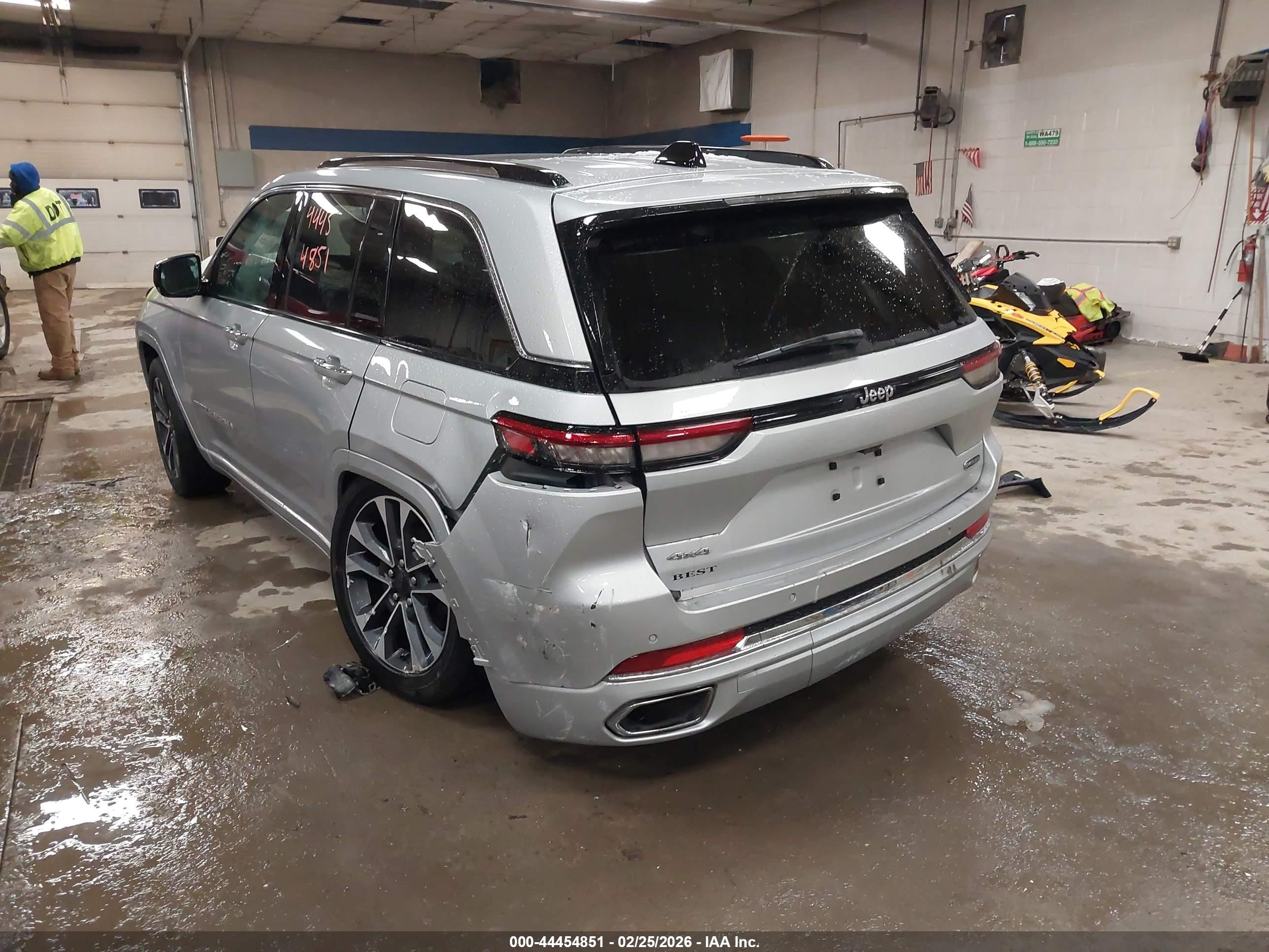 JEEP GRAND image 3