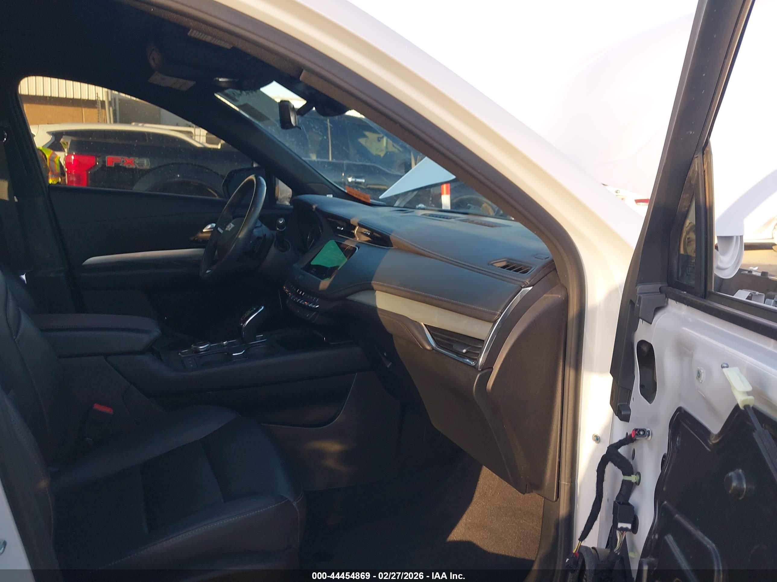 CADILLAC XT4 image 5