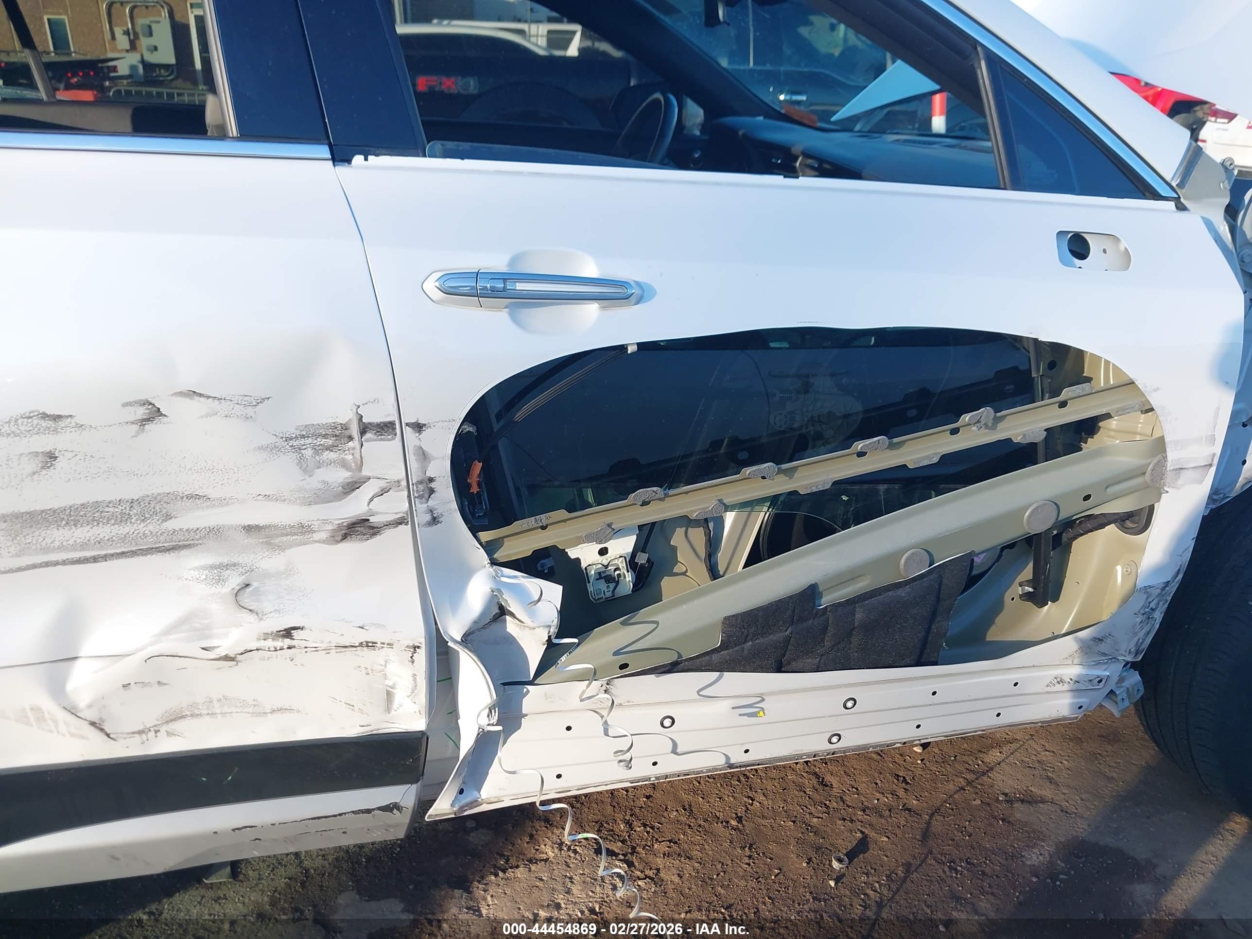 CADILLAC XT4 image 6