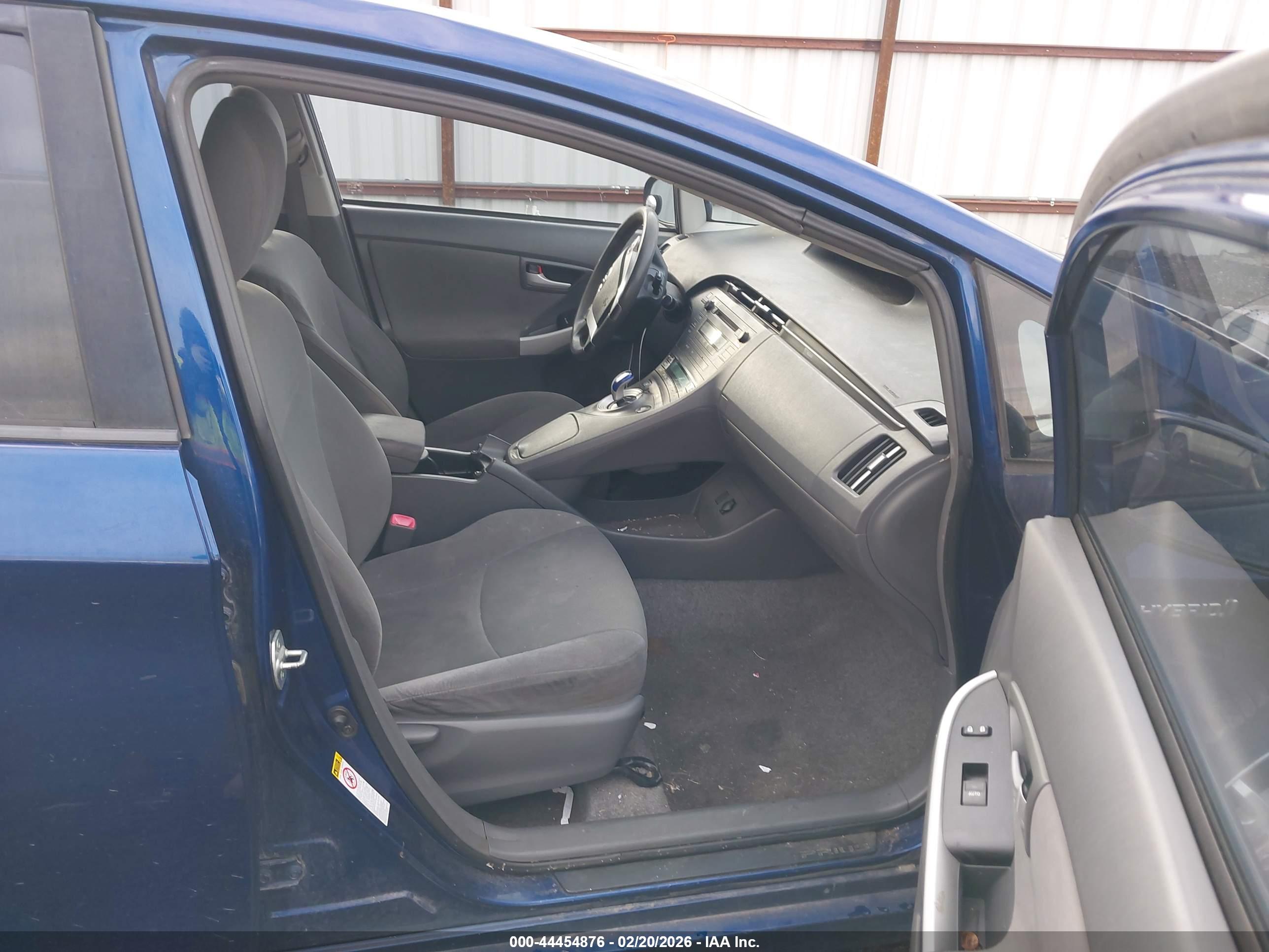 TOYOTA PRIUS image 5
