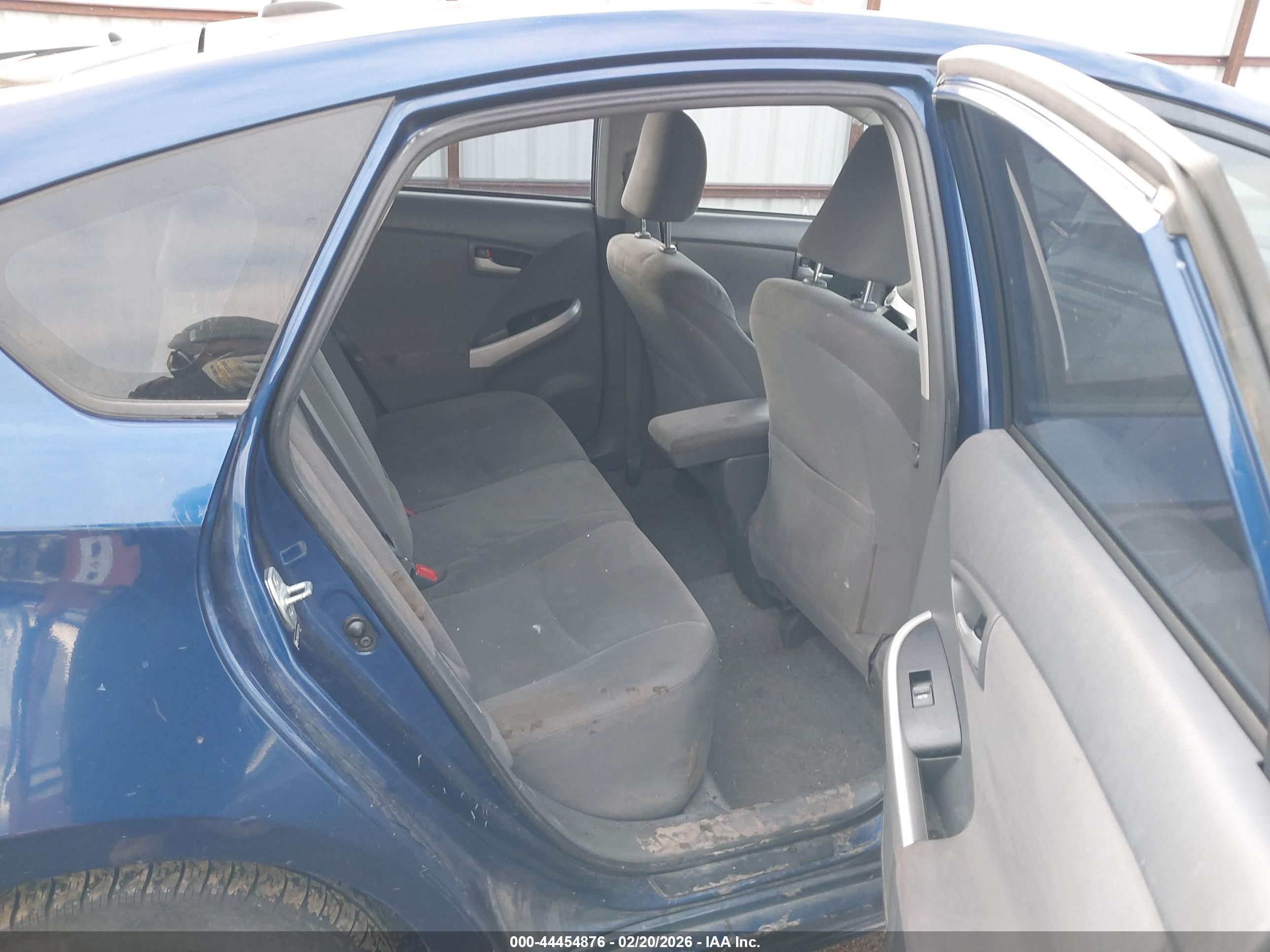 TOYOTA PRIUS image 8