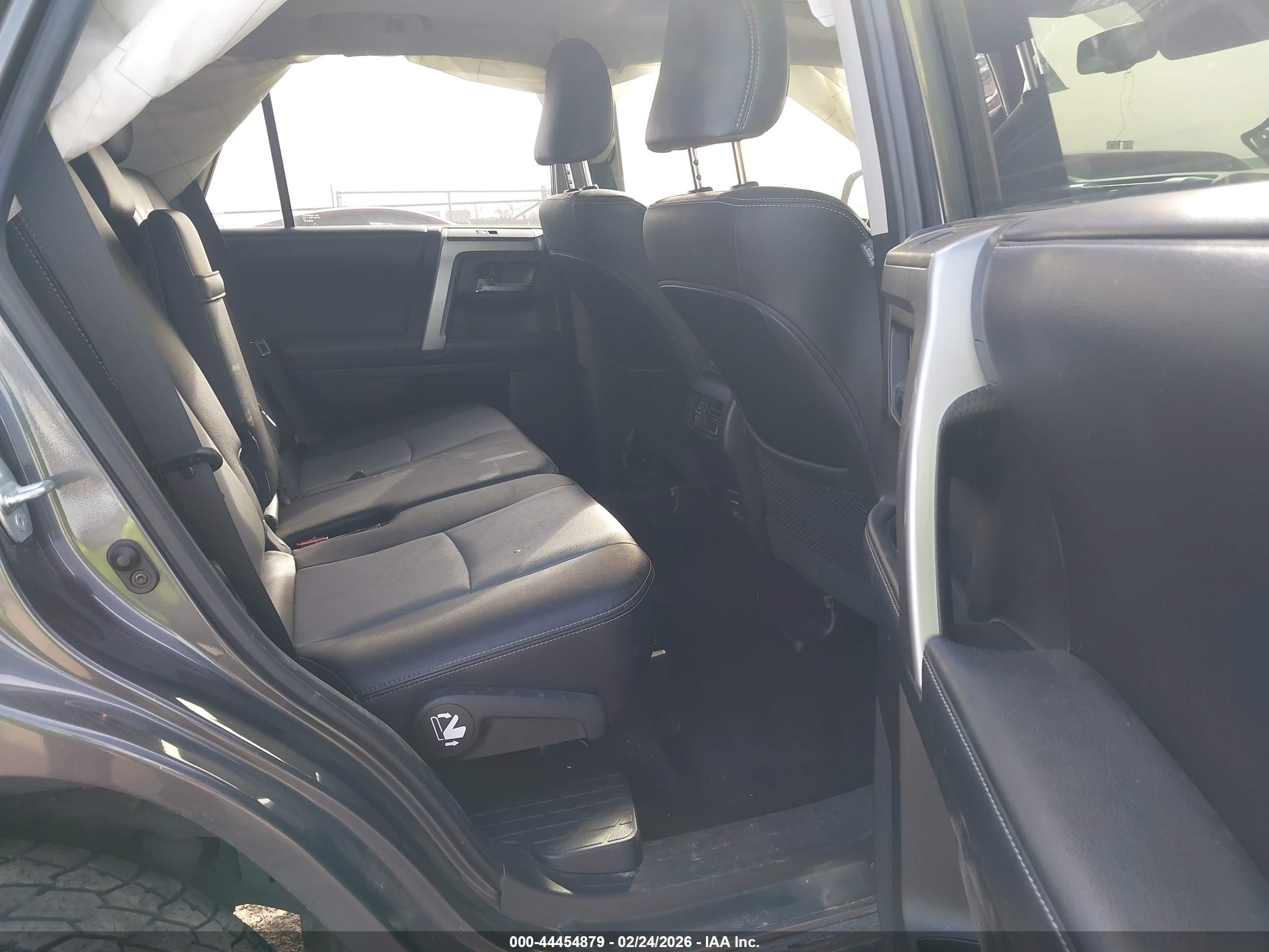 TOYOTA 4RUNNER image 8