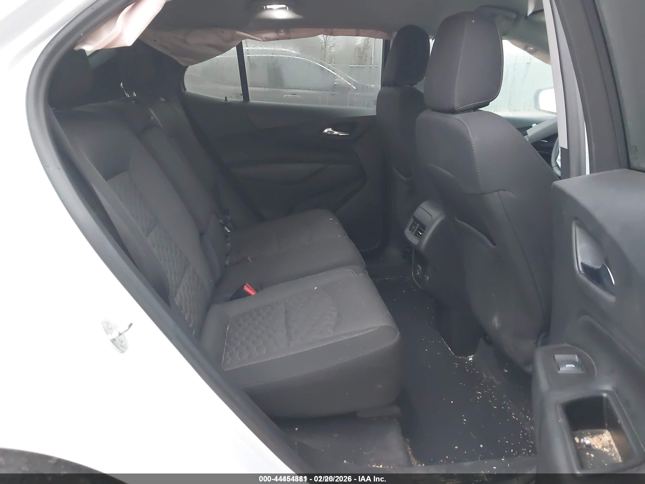 CHEVROLET EQUINOX image 8