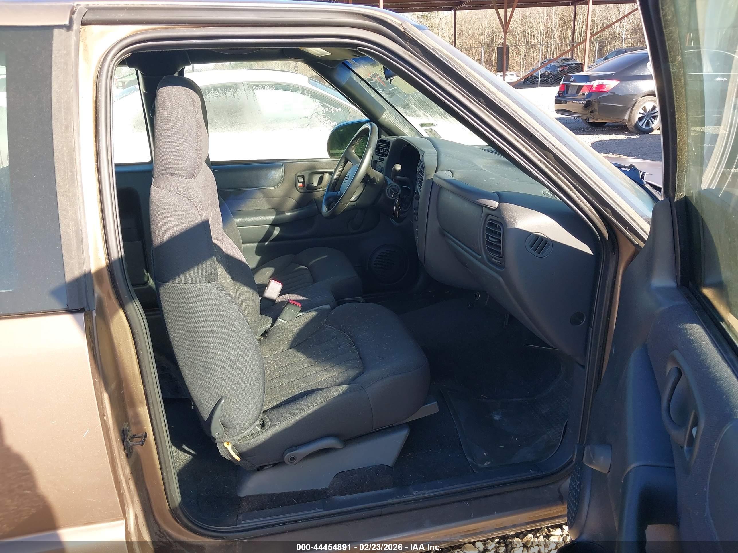 CHEVROLET S-10 image 5