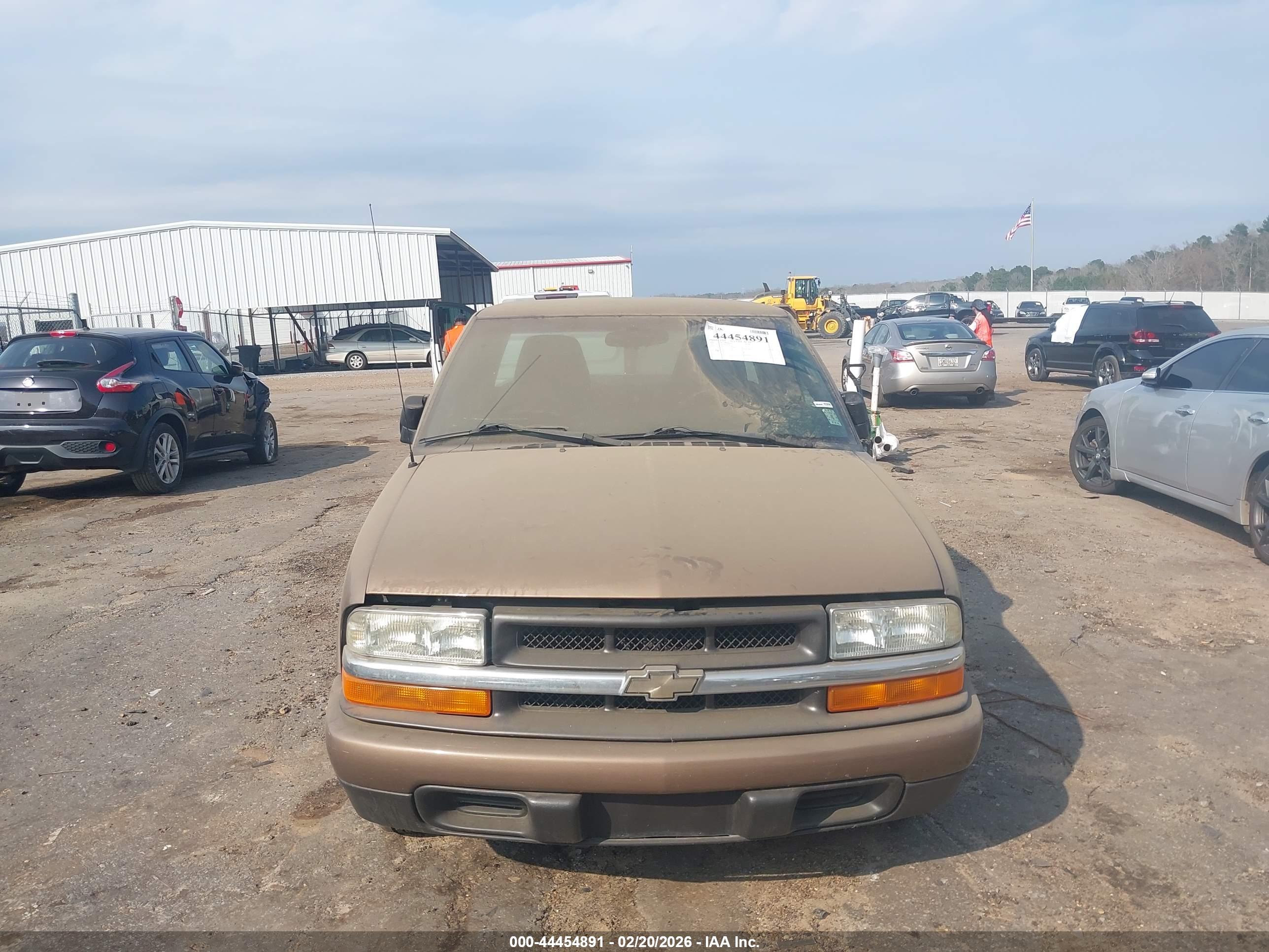 CHEVROLET S-10 image 6