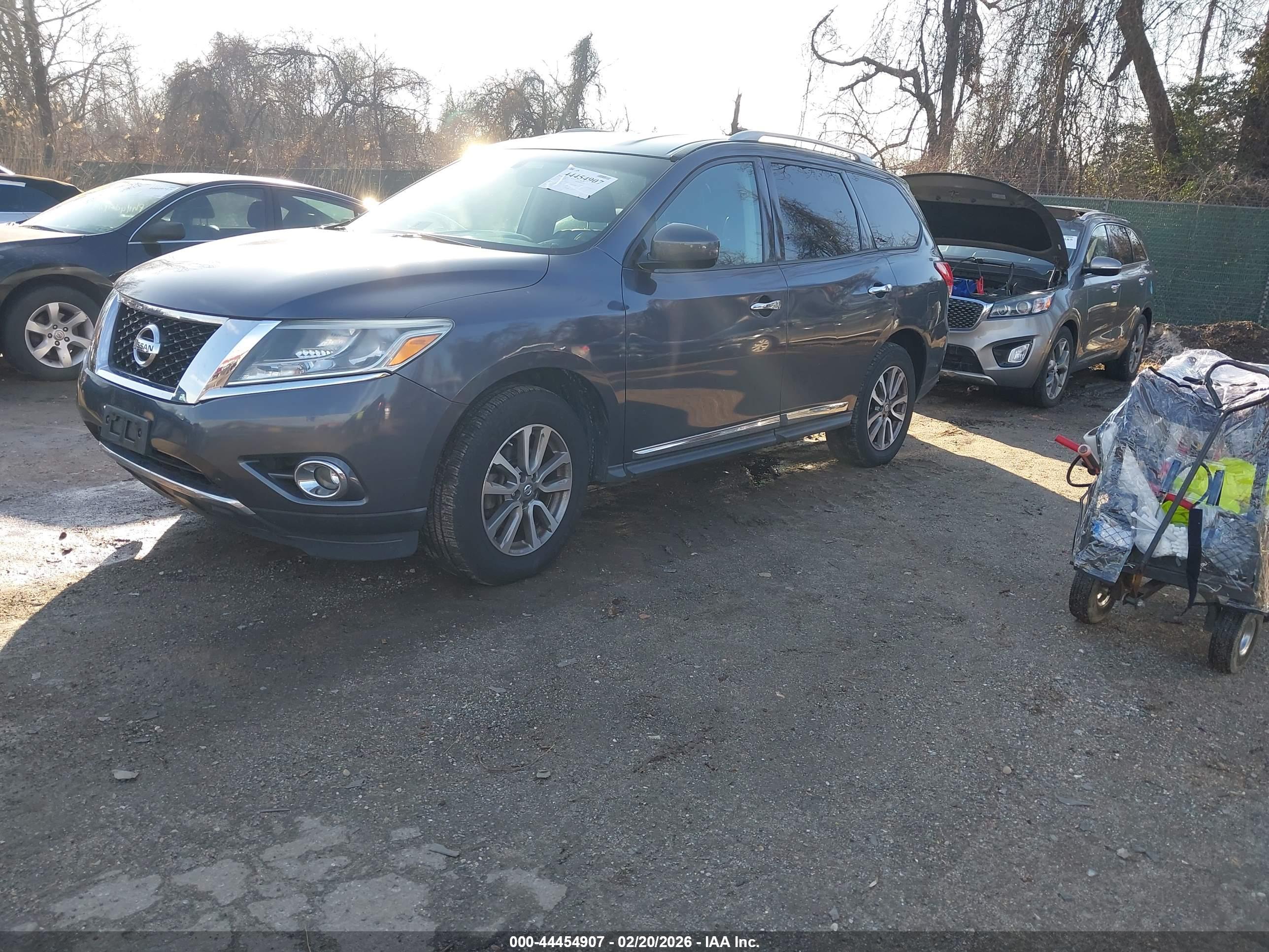 NISSAN PATHFINDER image 2