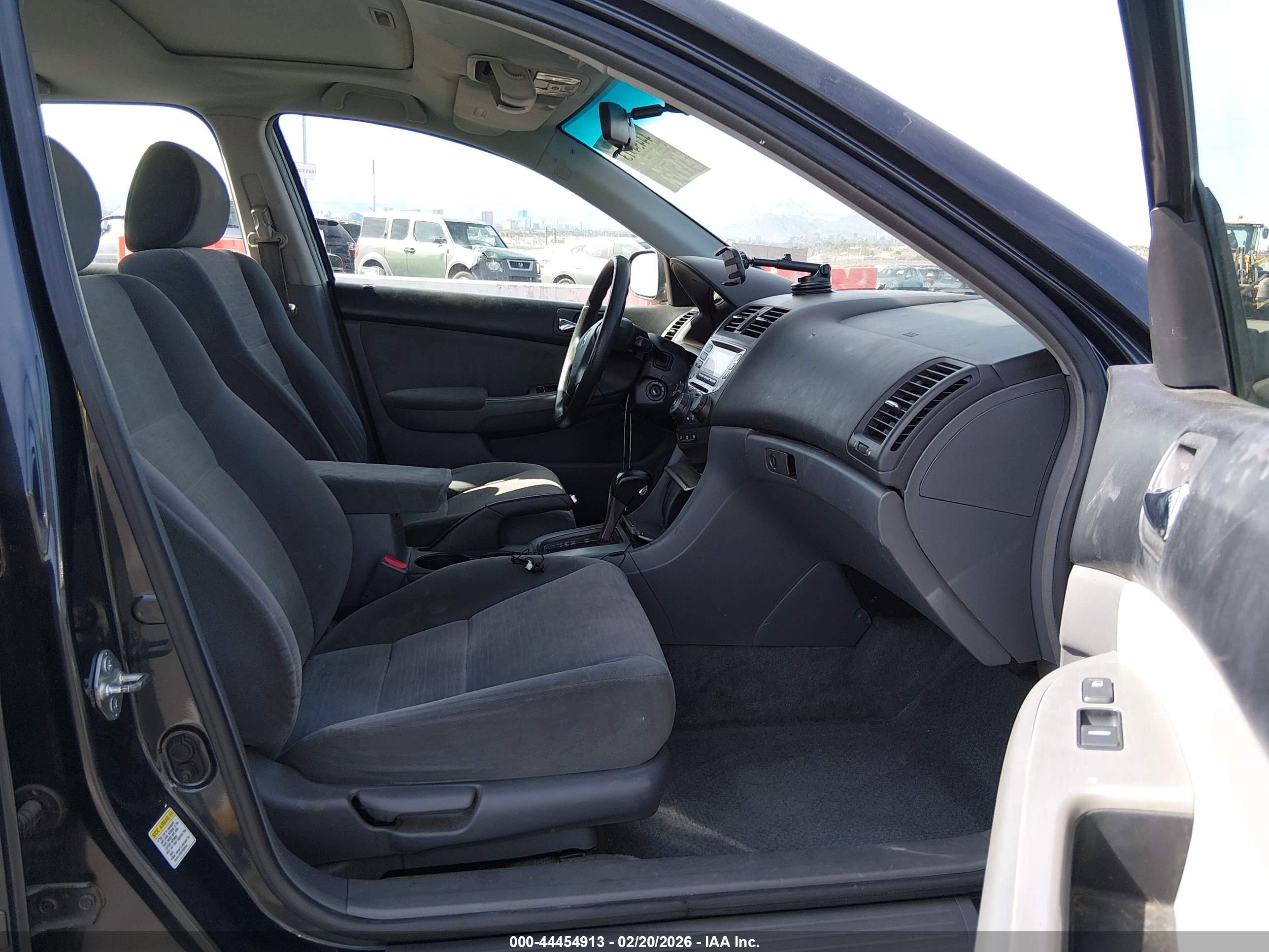 HONDA ACCORD image 5