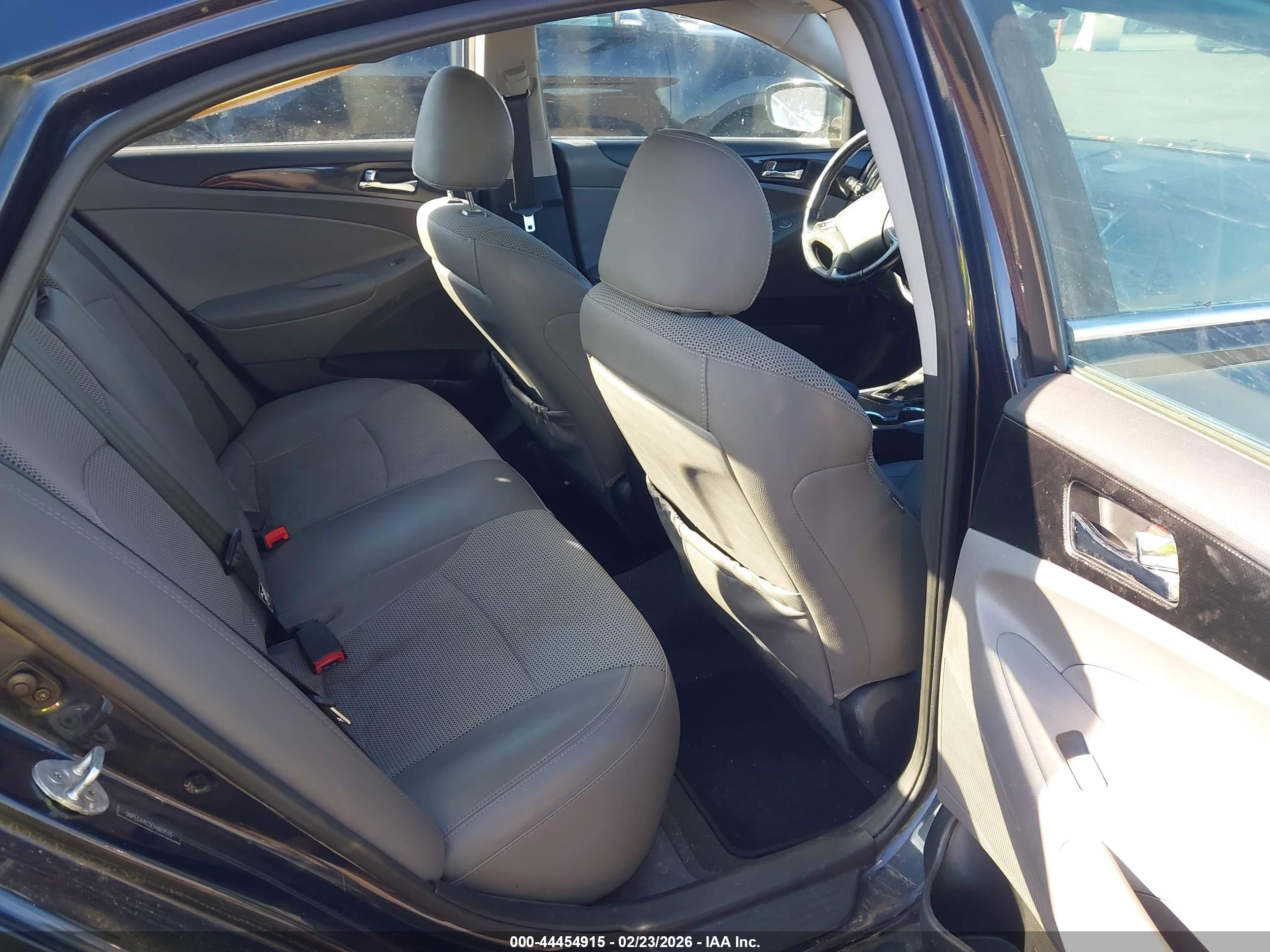 HYUNDAI SONATA image 8