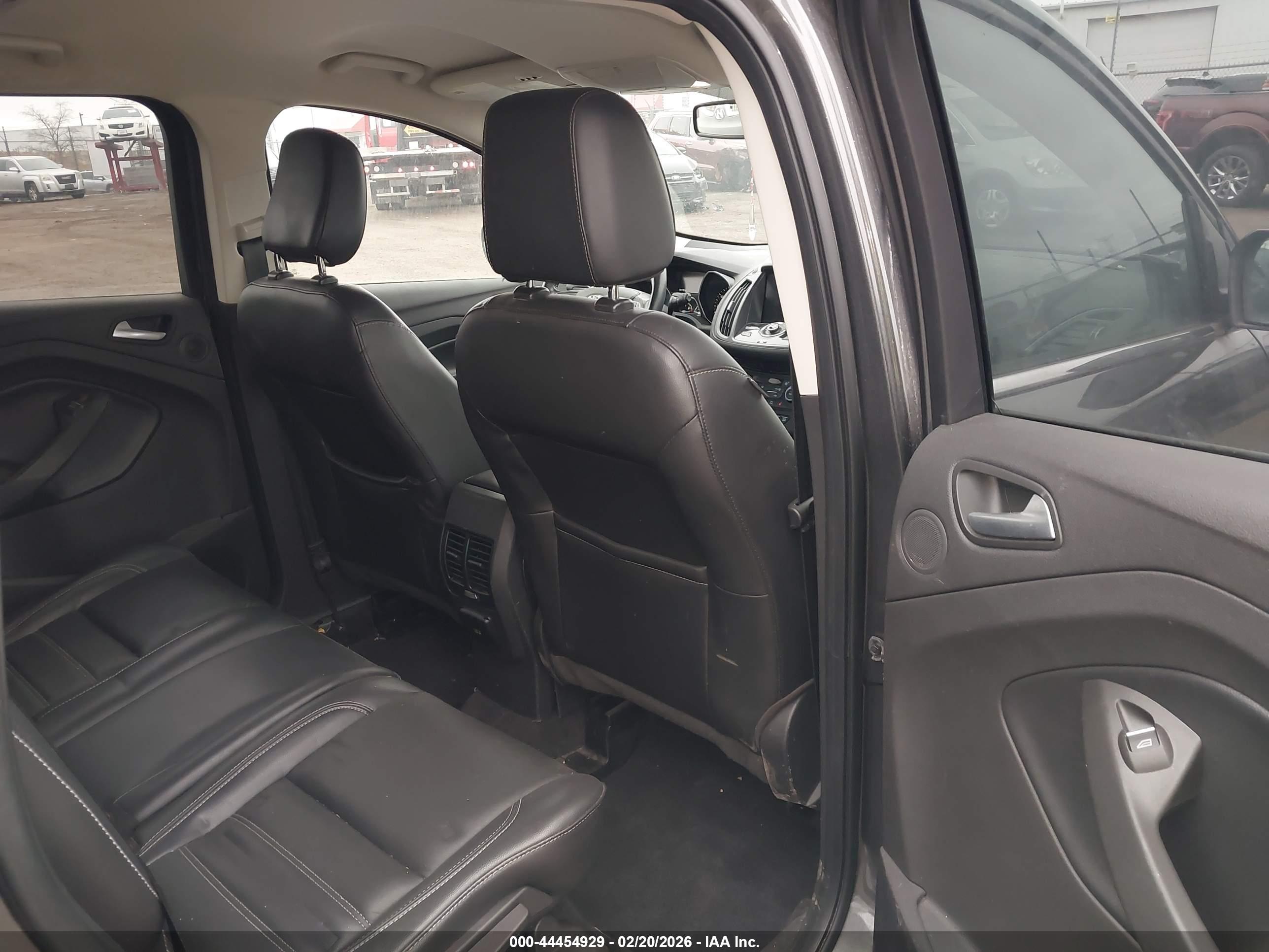 FORD ESCAPE image 8
