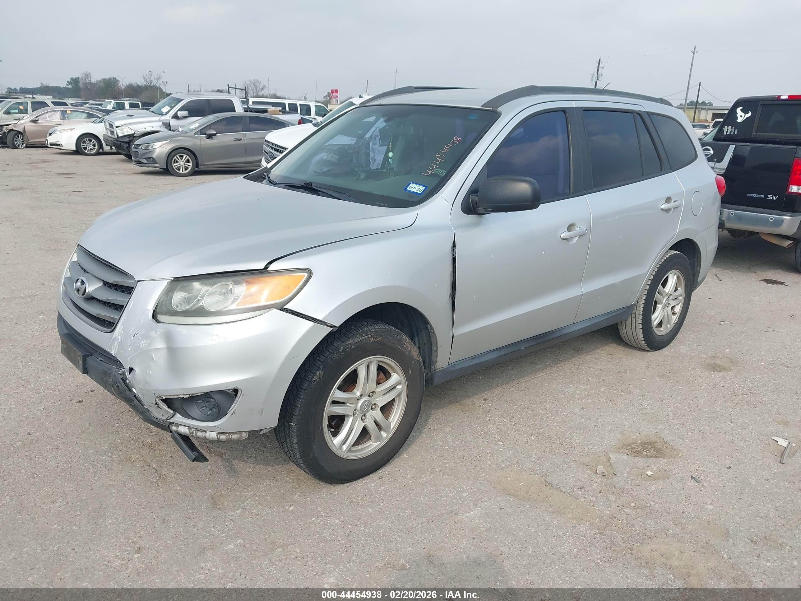 HYUNDAI SANTA image 2