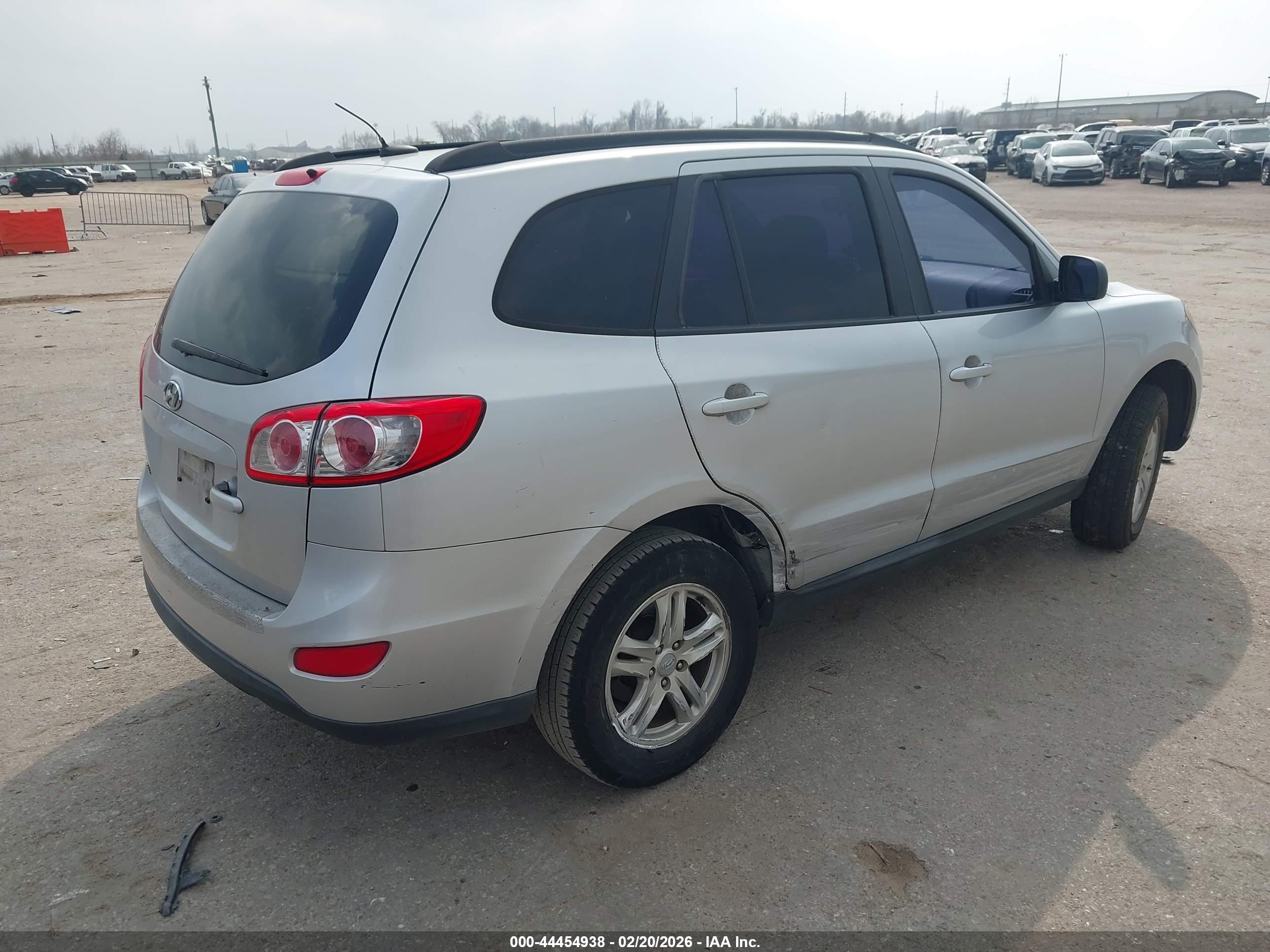 HYUNDAI SANTA image 4