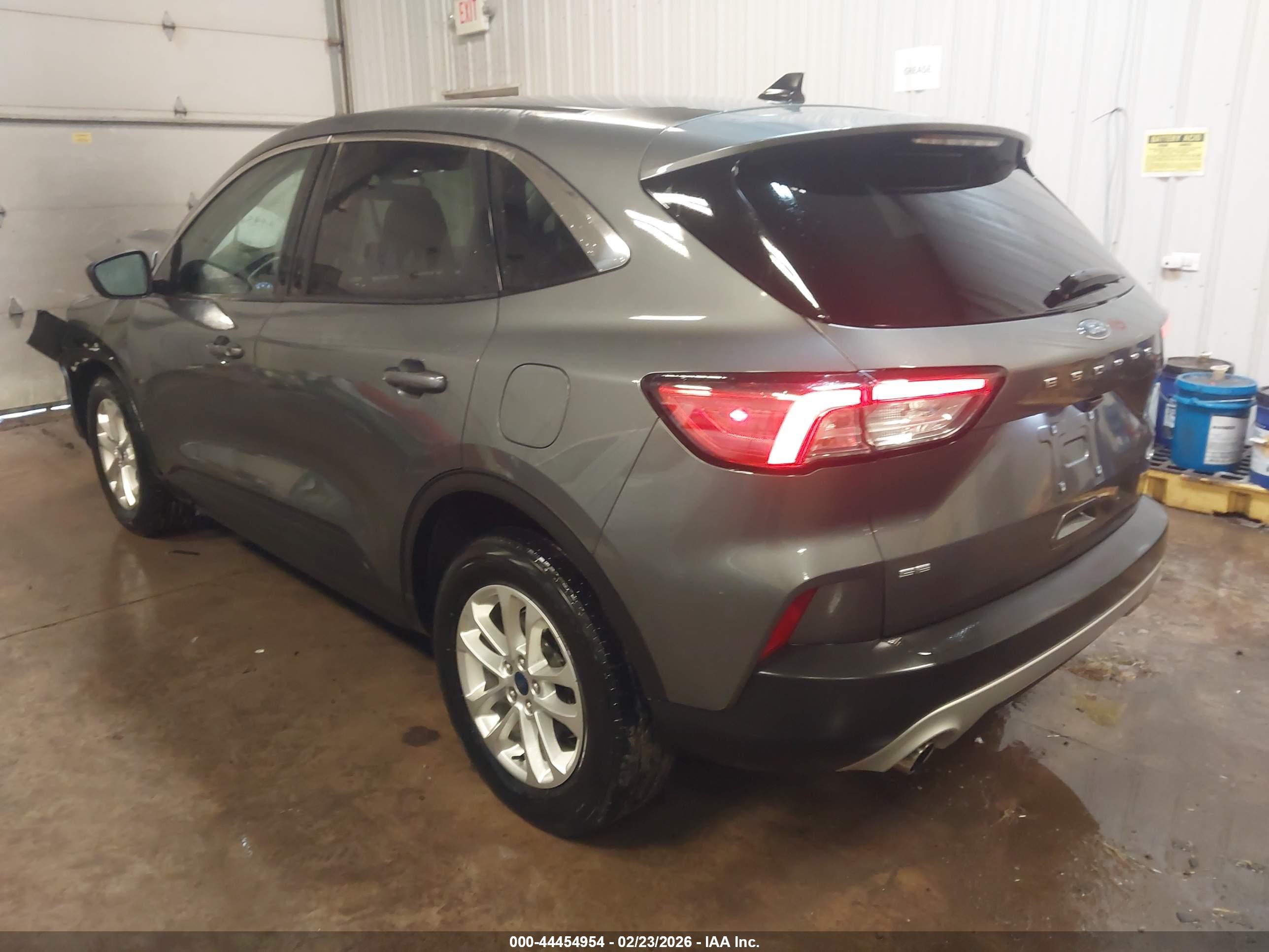 FORD ESCAPE image 3
