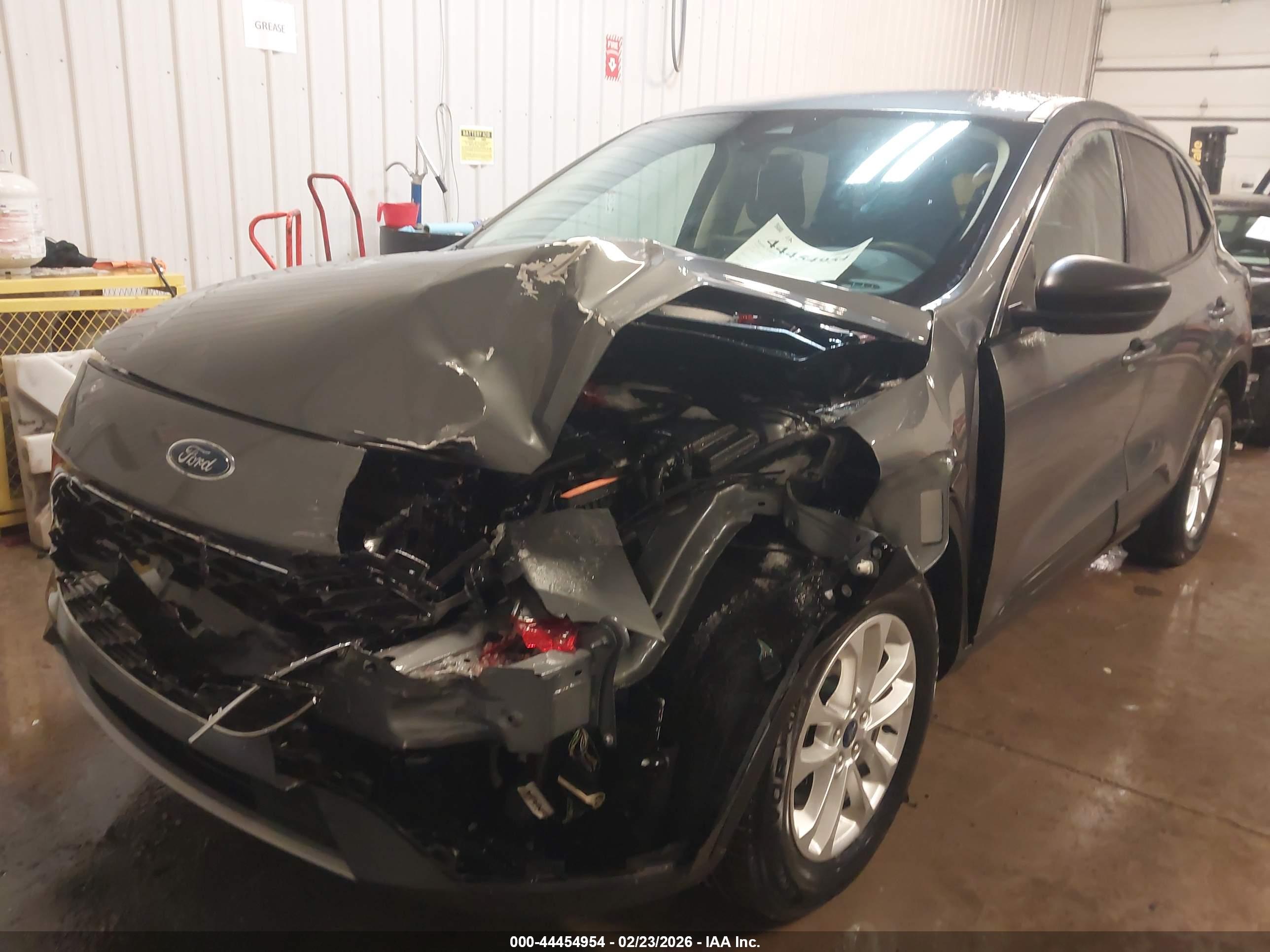 FORD ESCAPE image 6