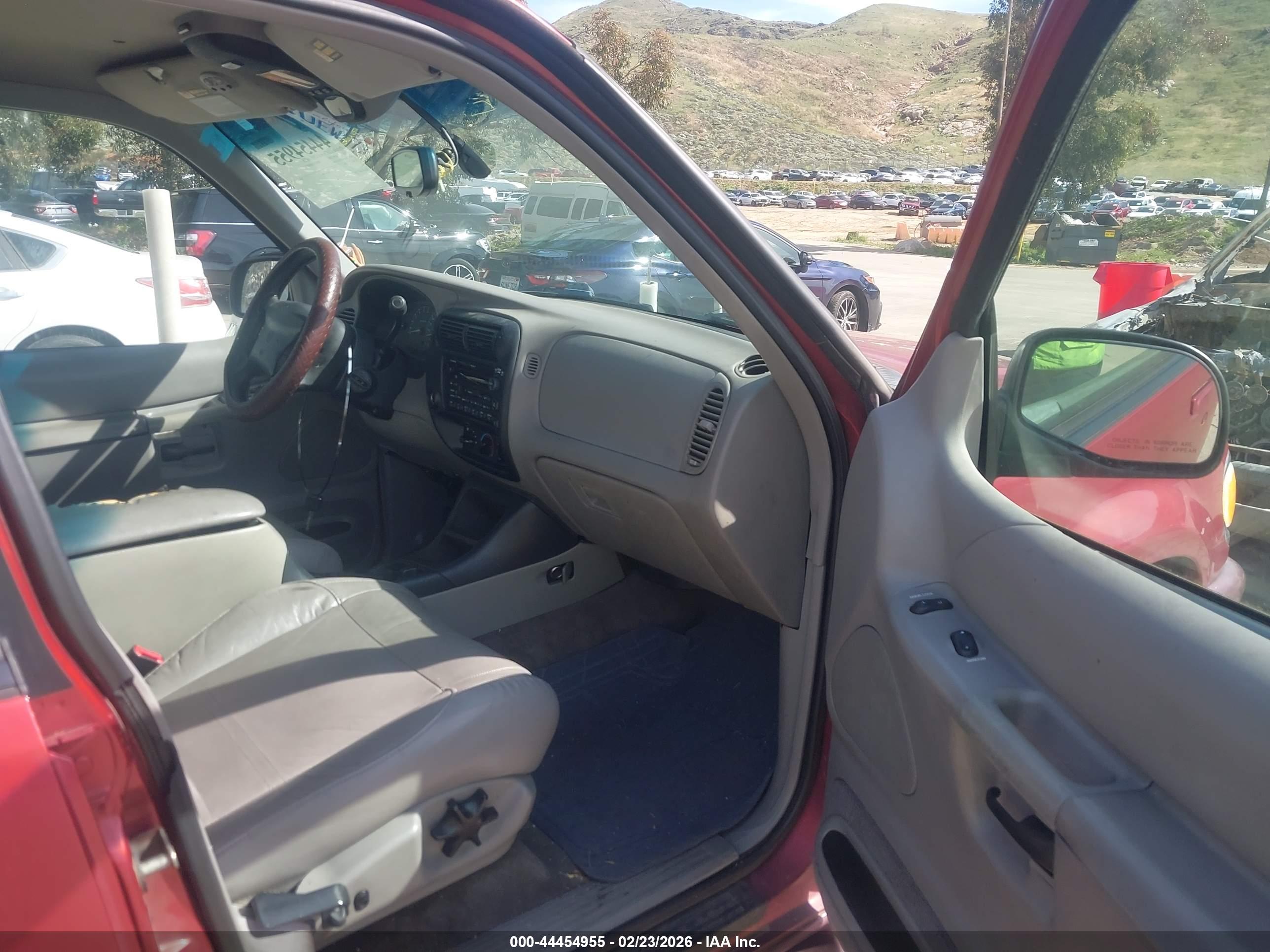 MERCURY MOUNTAINEER image 5