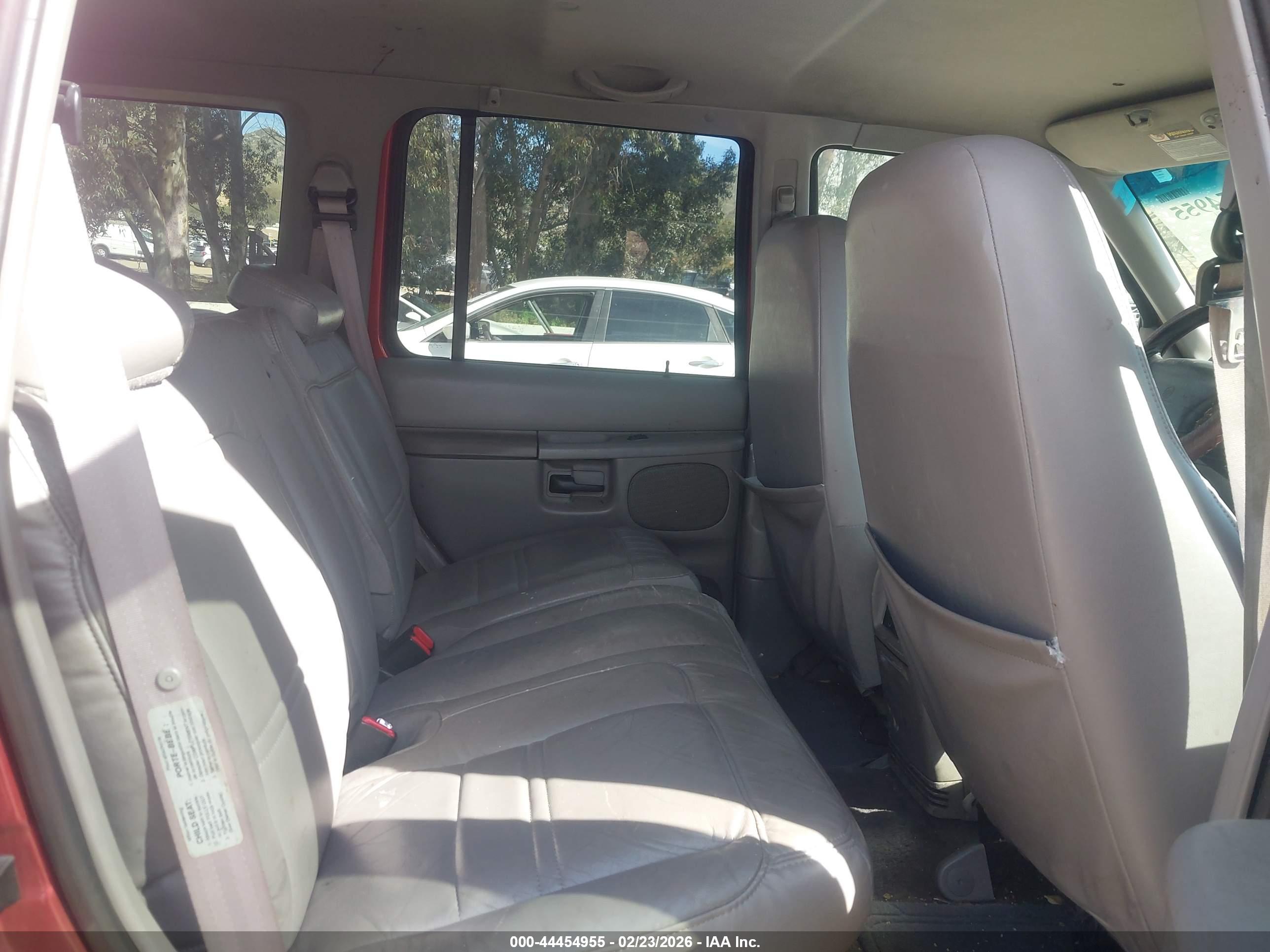 MERCURY MOUNTAINEER image 8