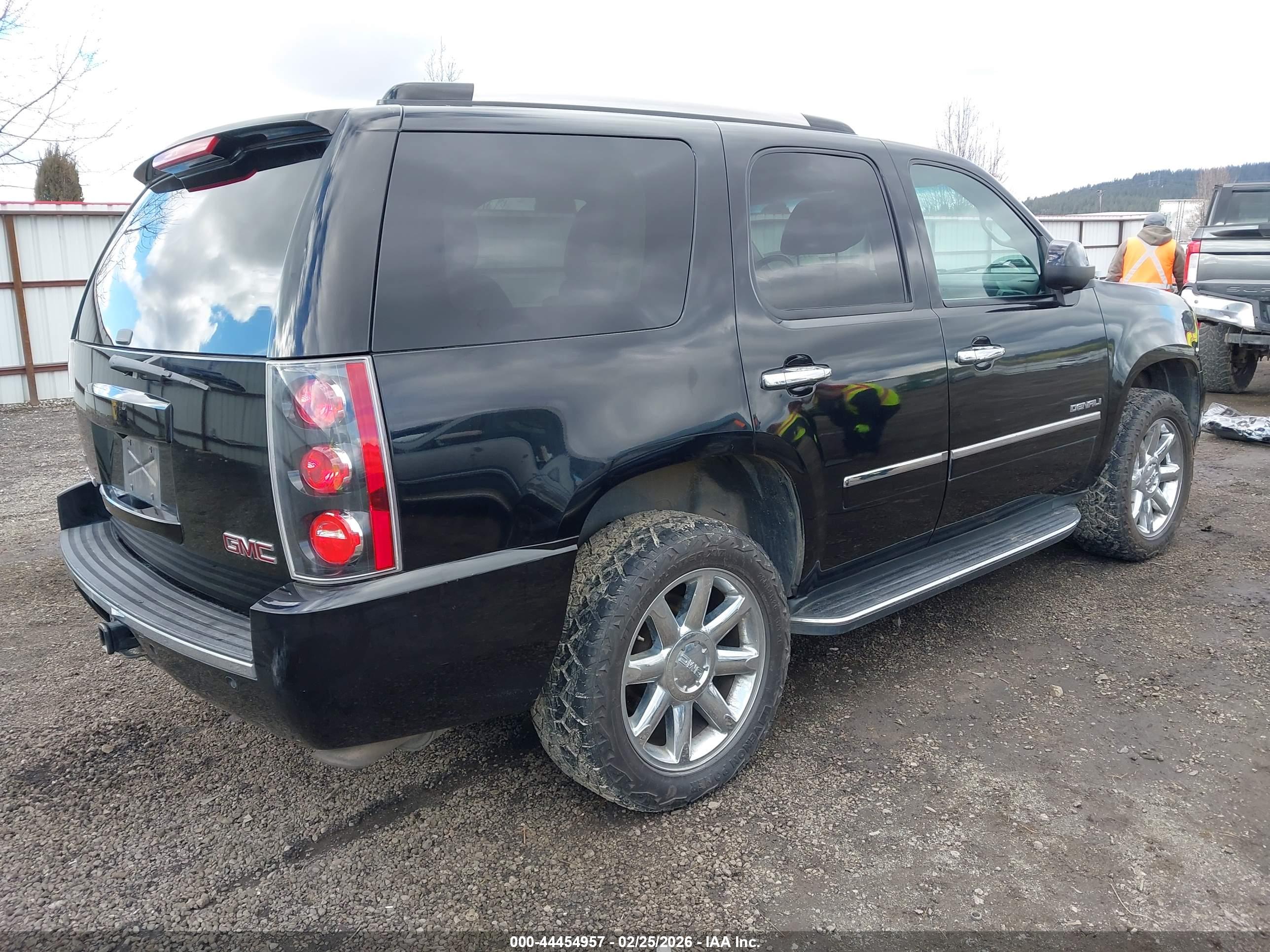 GMC YUKON image 4