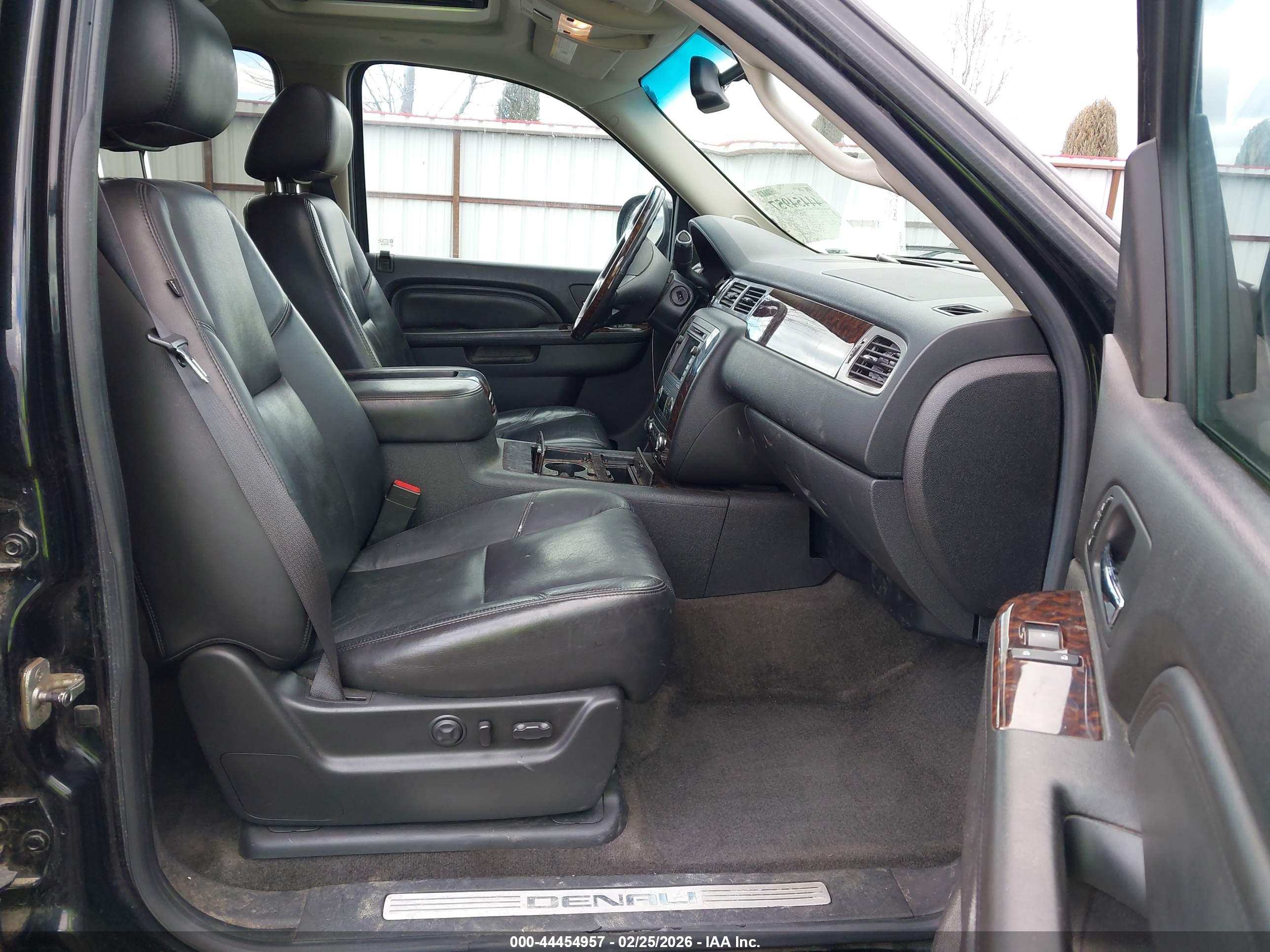 GMC YUKON image 5