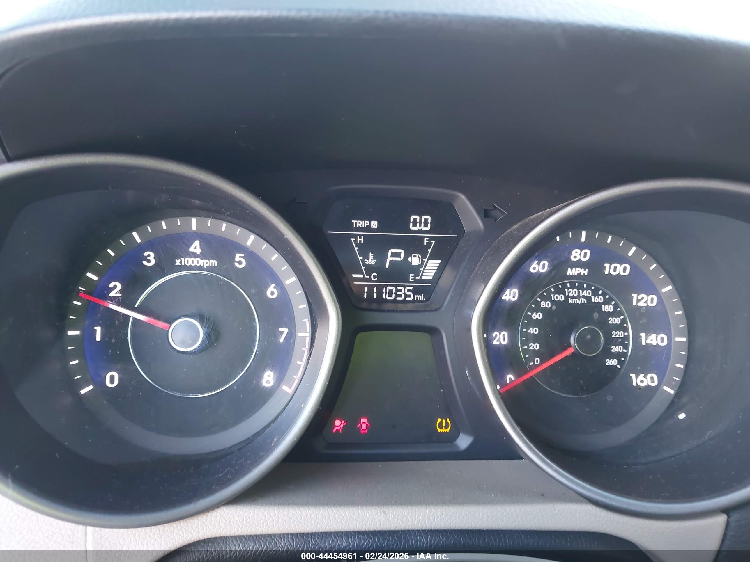 HYUNDAI ELANTRA image 7
