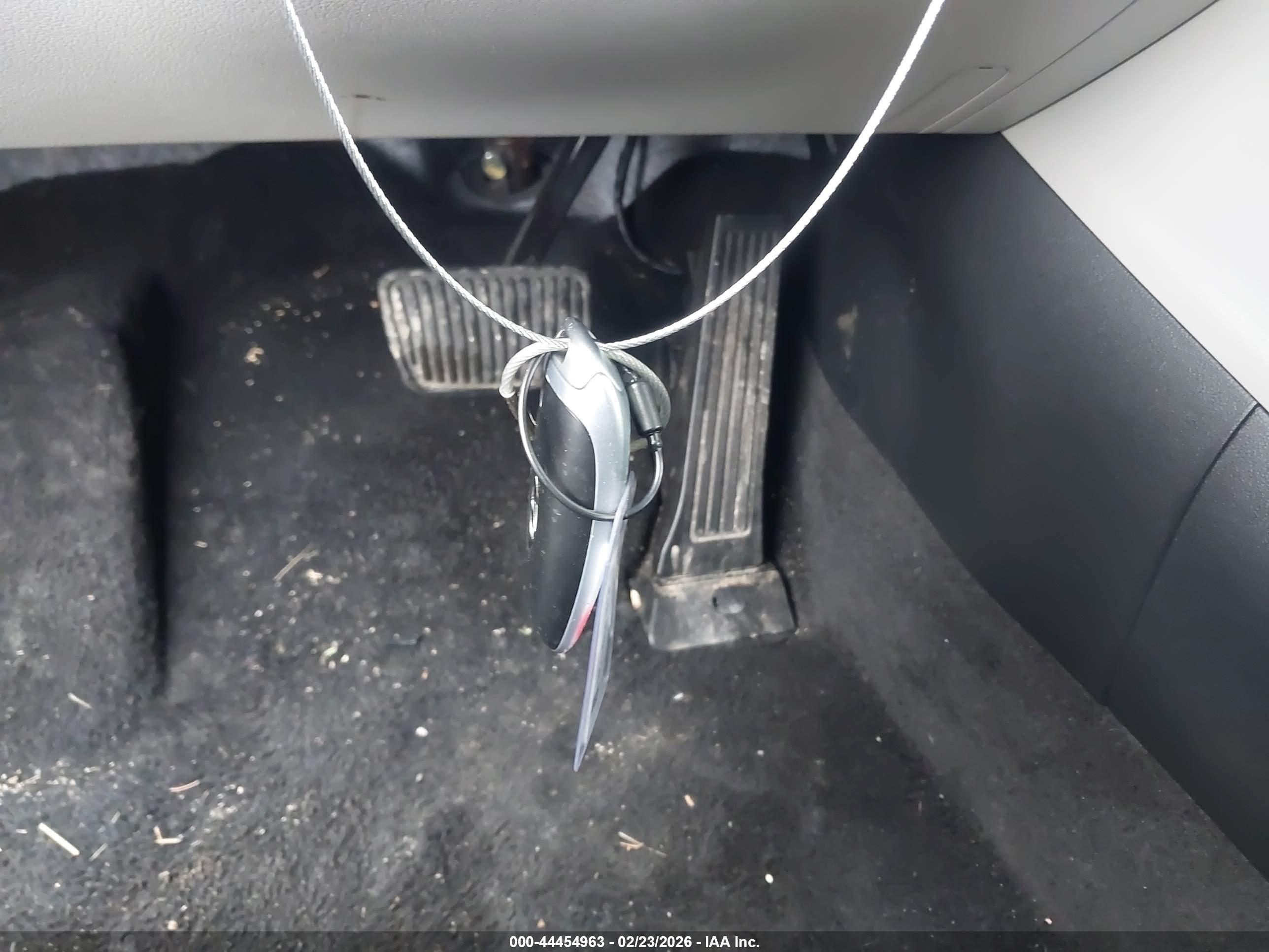 HYUNDAI TUCSON image 11