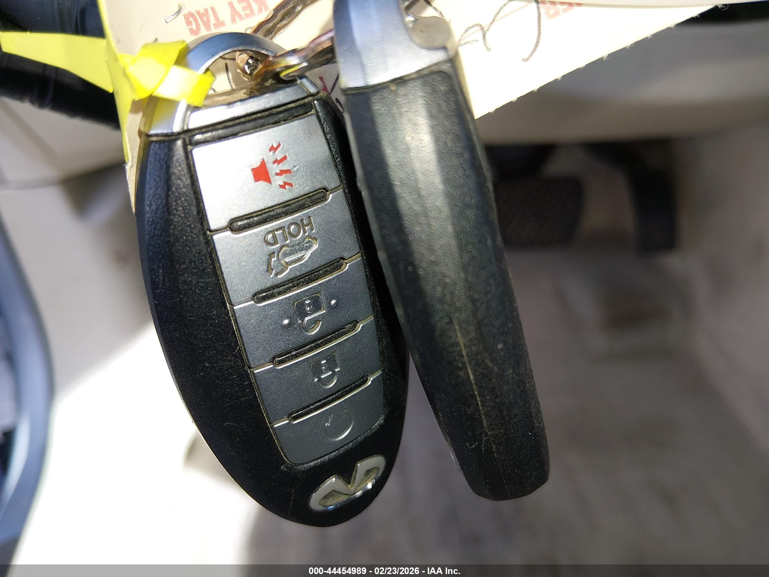 INFINITI JX35 image 11