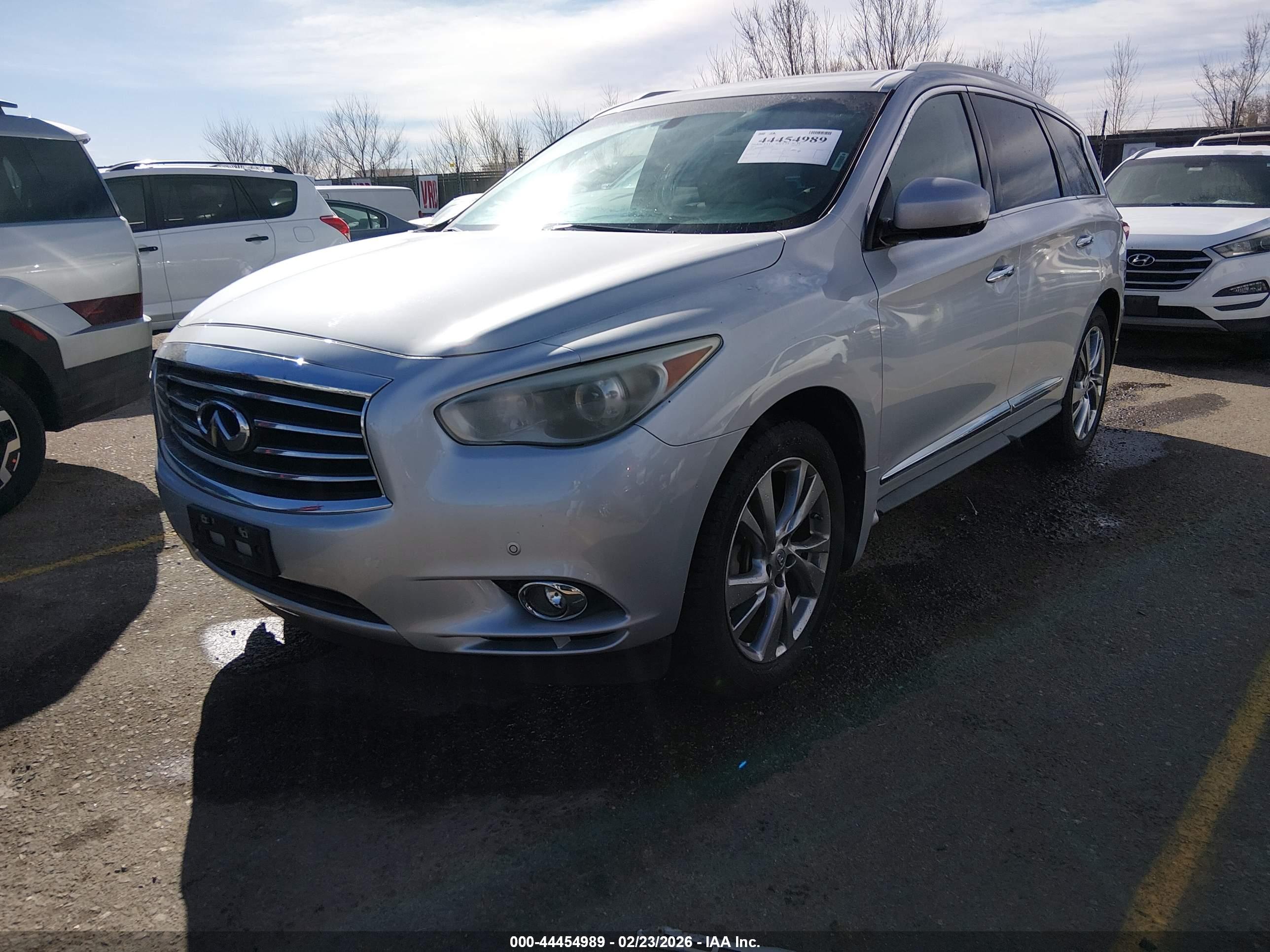 INFINITI JX35 image 2
