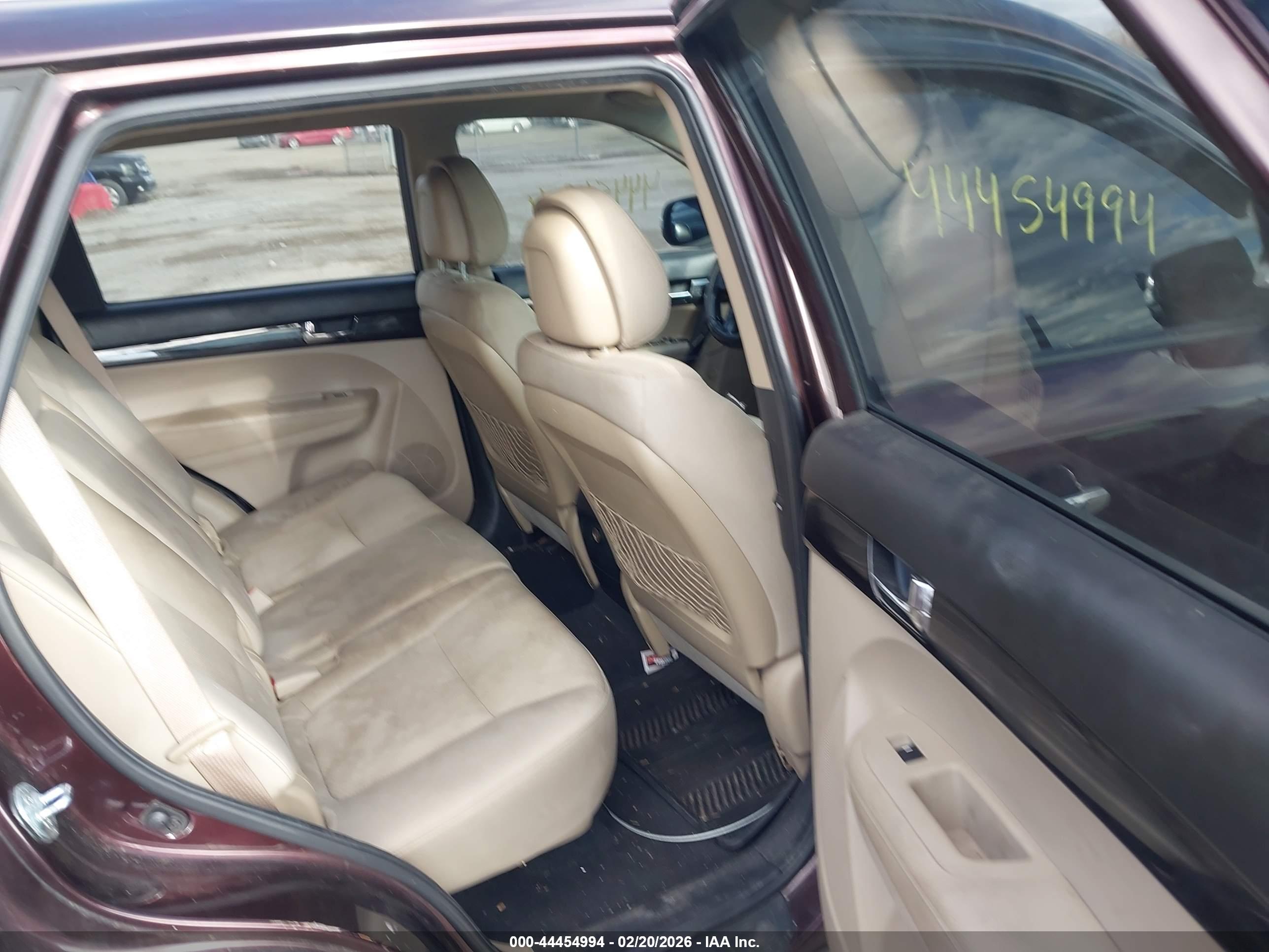 KIA SORENTO image 8