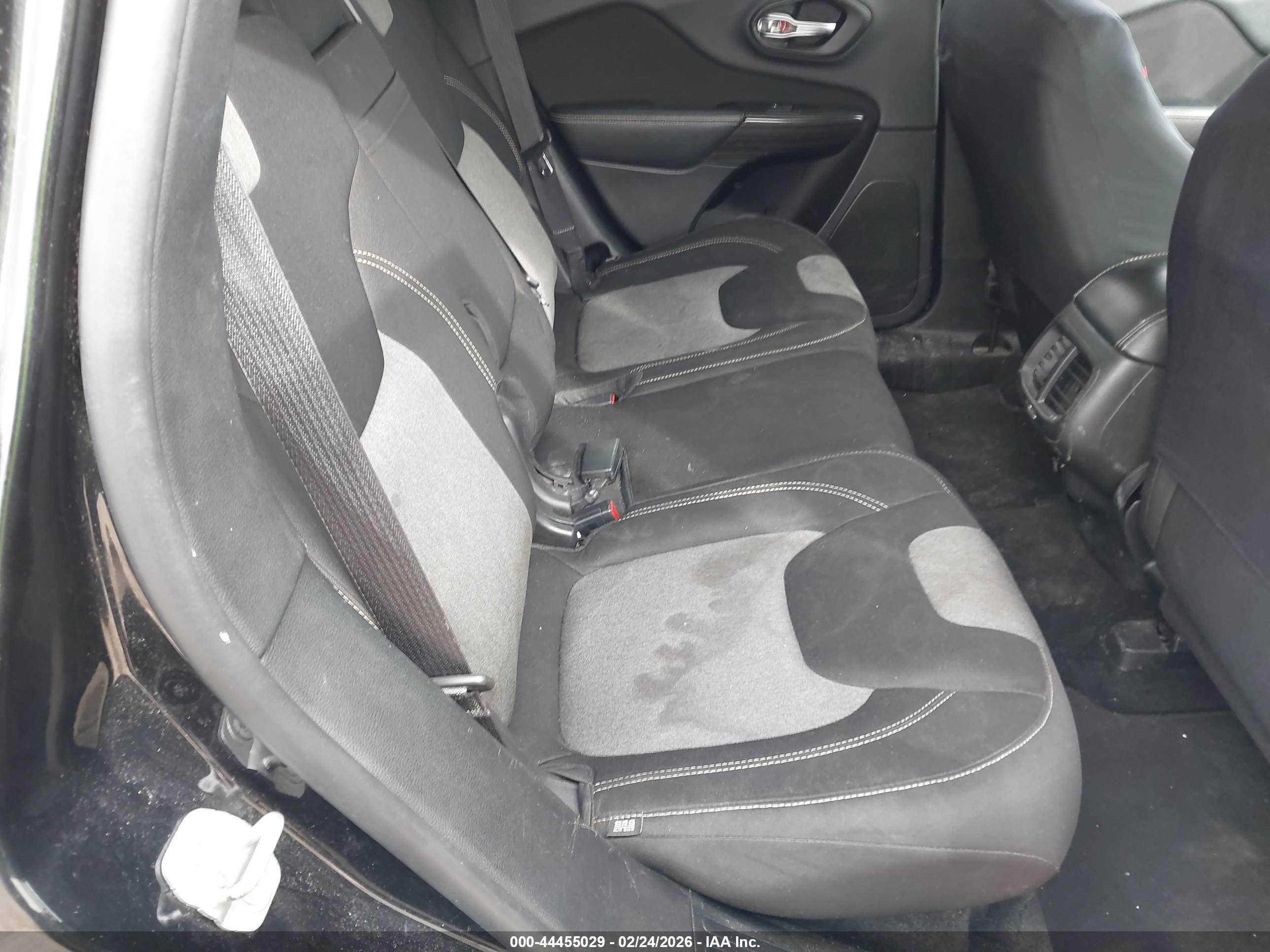 JEEP CHEROKEE image 8