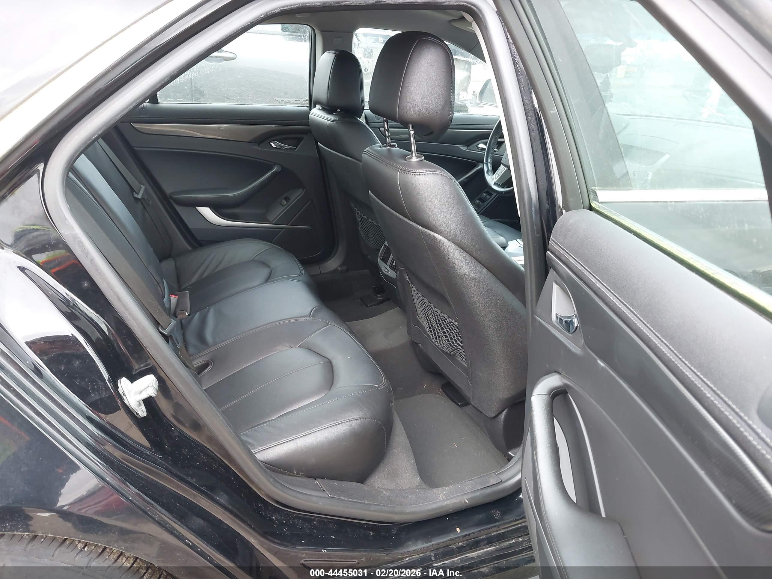CADILLAC CTS image 8