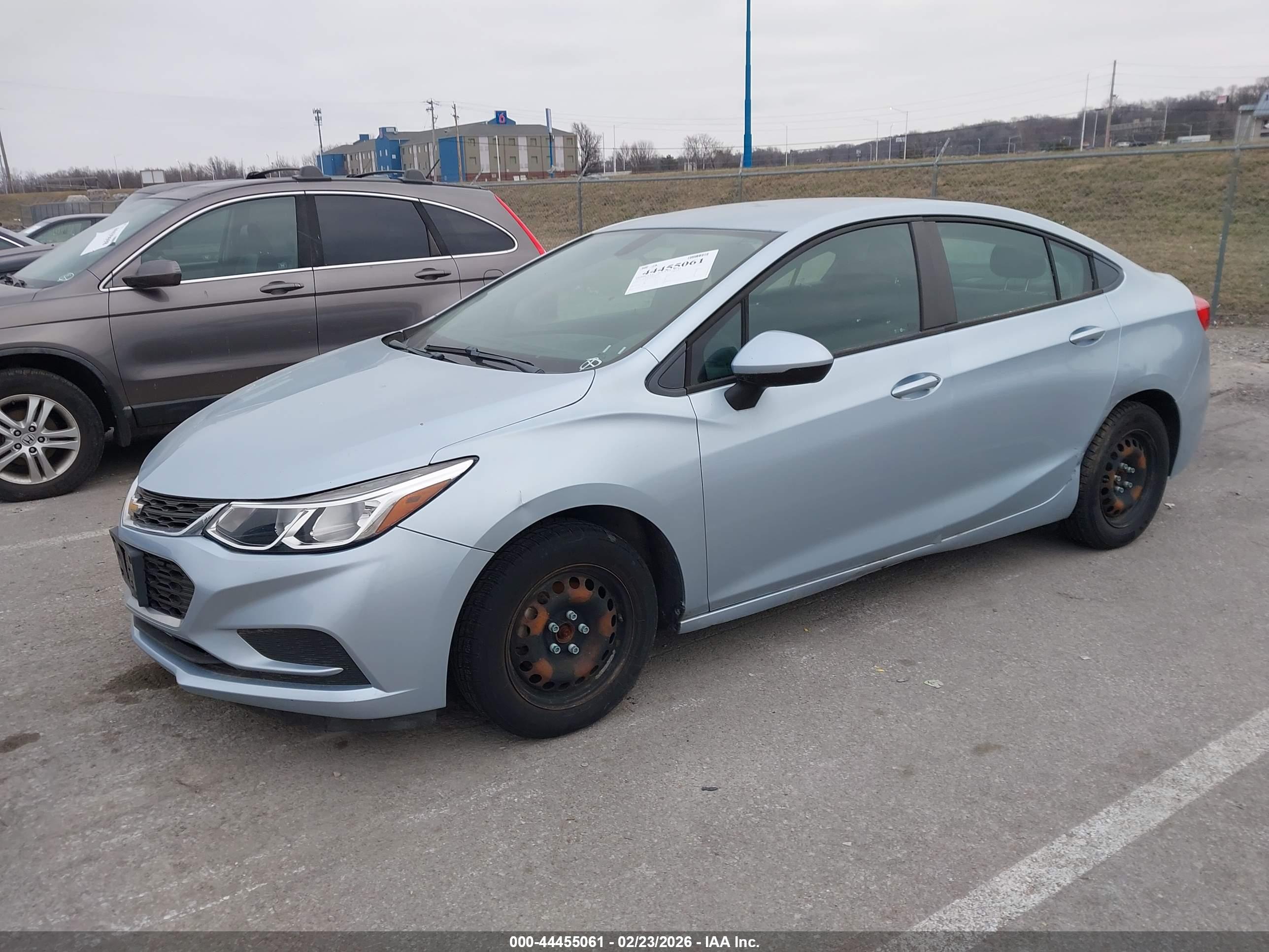 CHEVROLET CRUZE image 2
