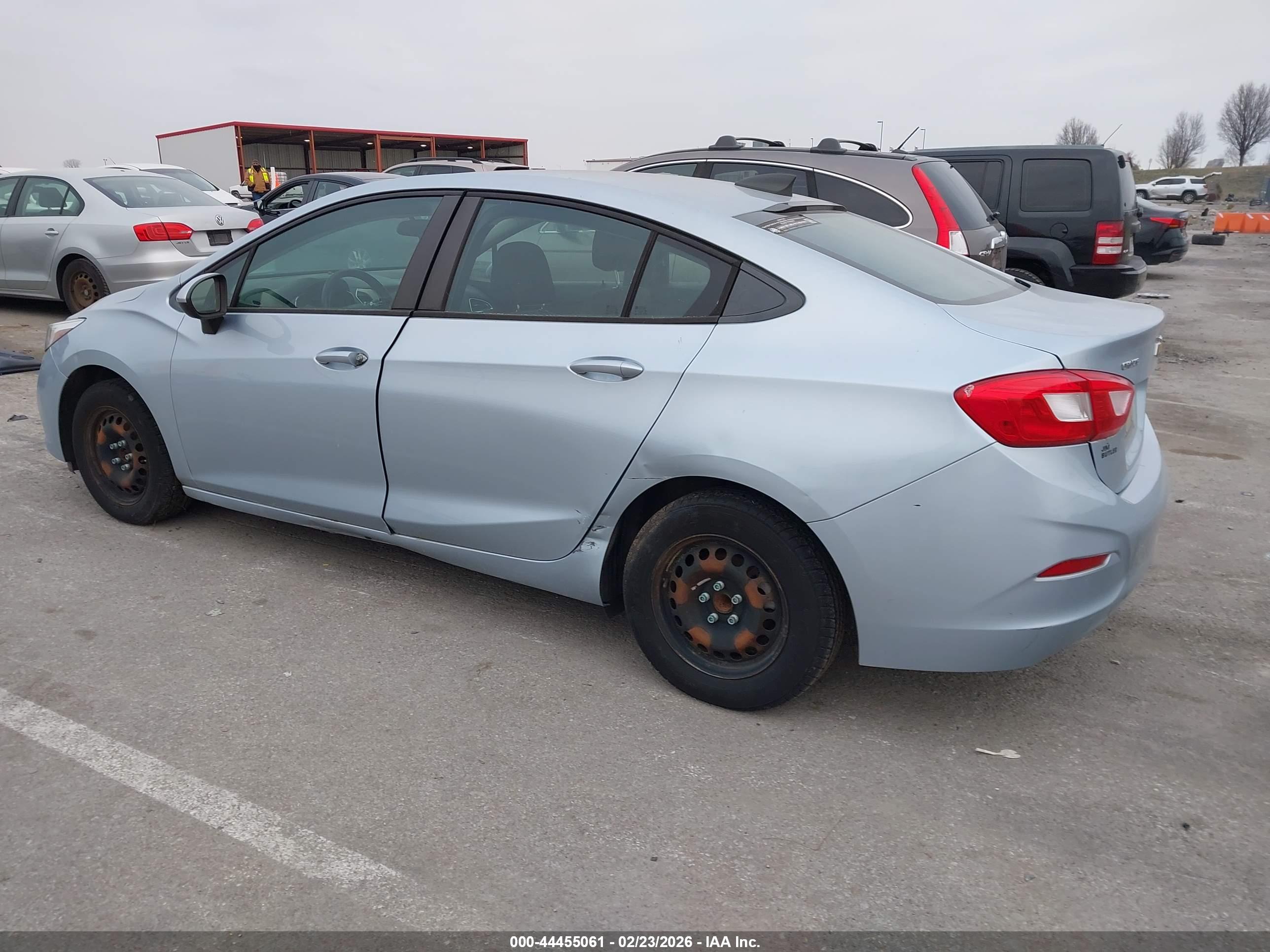 CHEVROLET CRUZE image 3