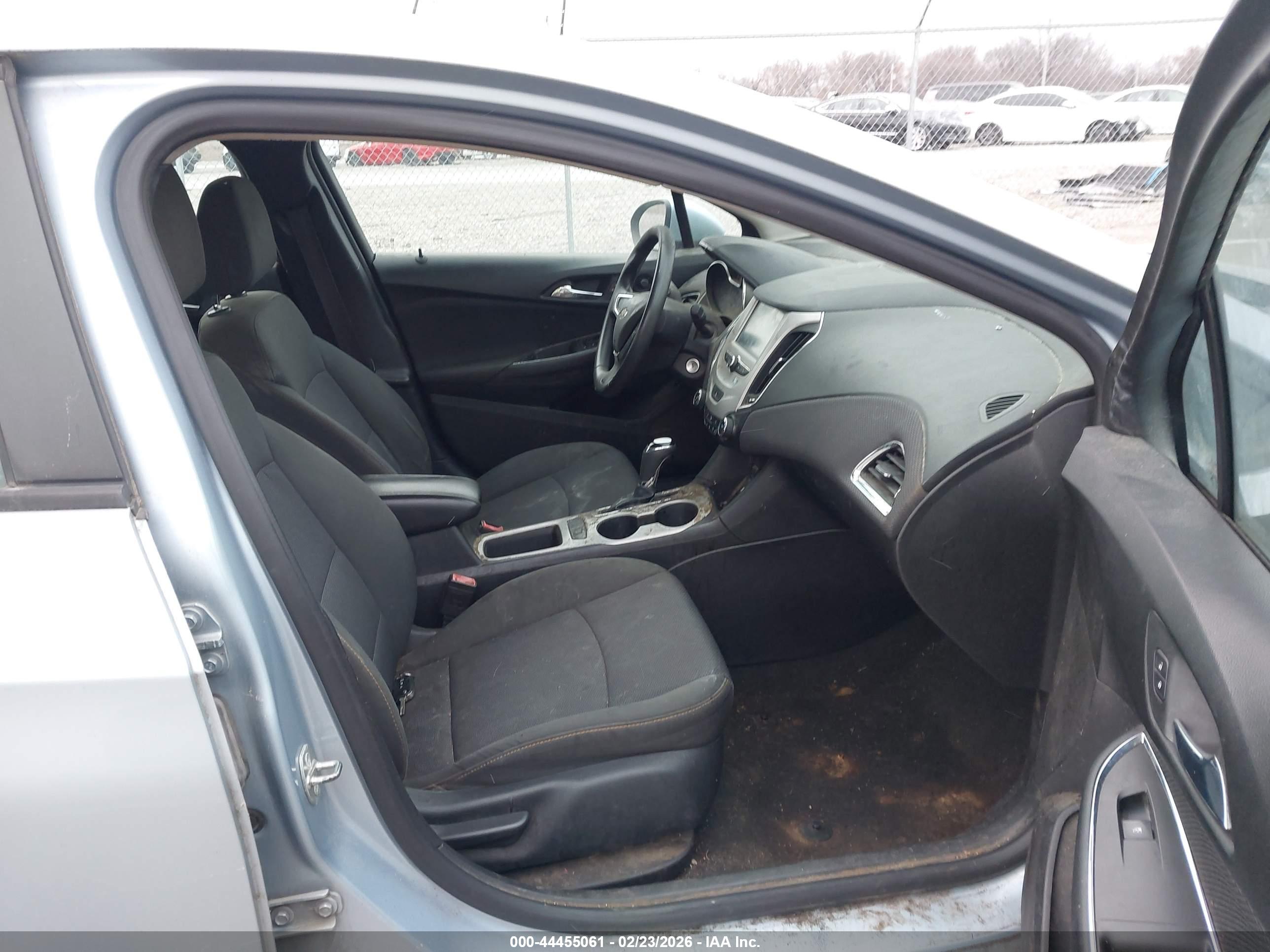 CHEVROLET CRUZE image 5