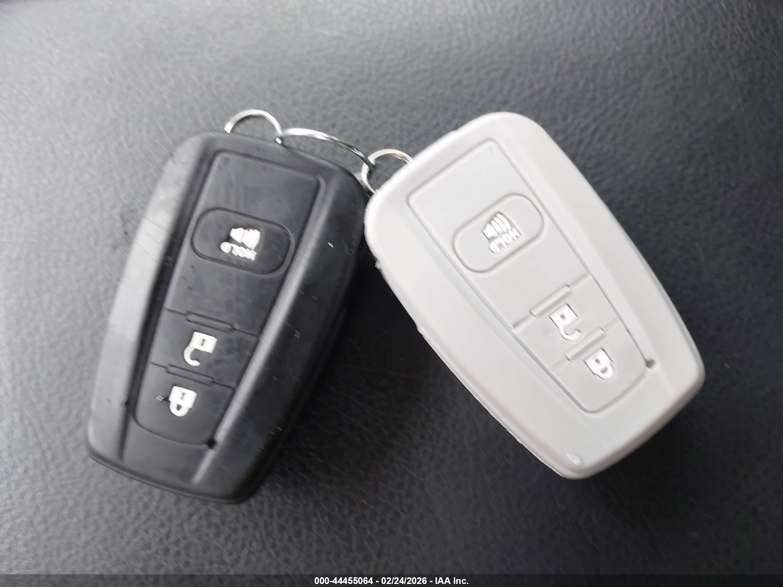 TOYOTA 4RUNNER image 11