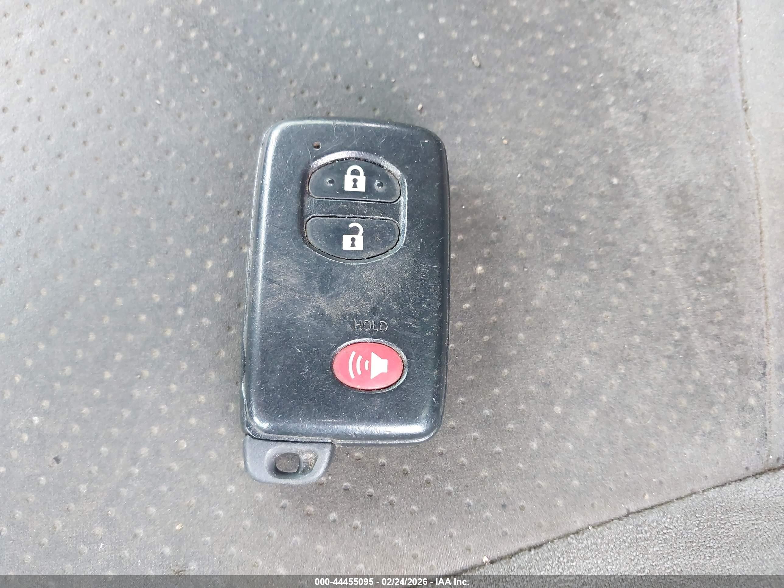 TOYOTA PRIUS image 11